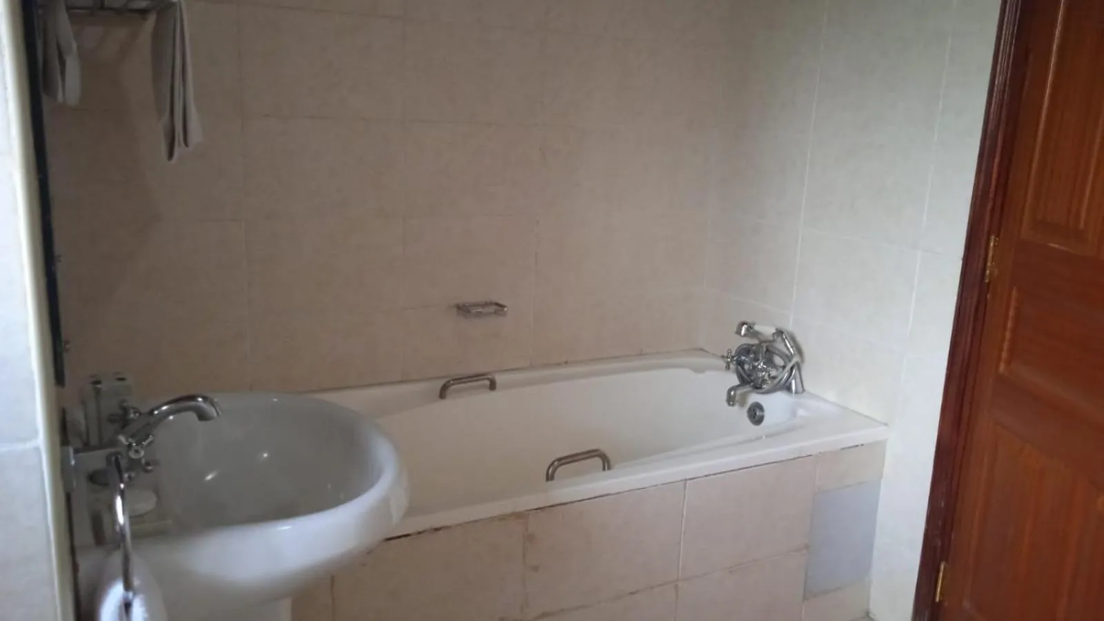 Bath in dreamplace Gigiri