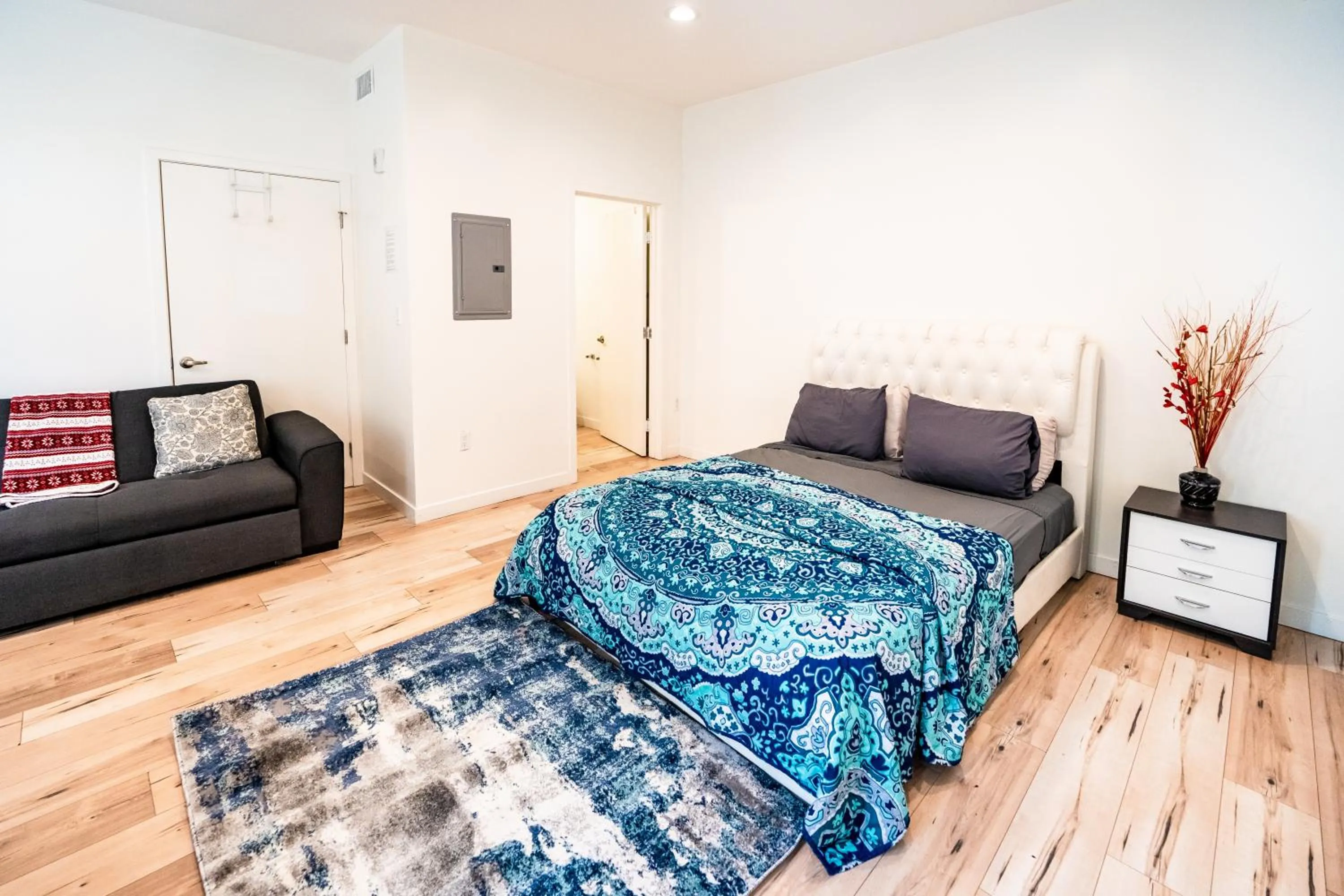 Photo of the whole room, Bed in Hollywood 3Bedrooms Stylish Loft with 2 Parking