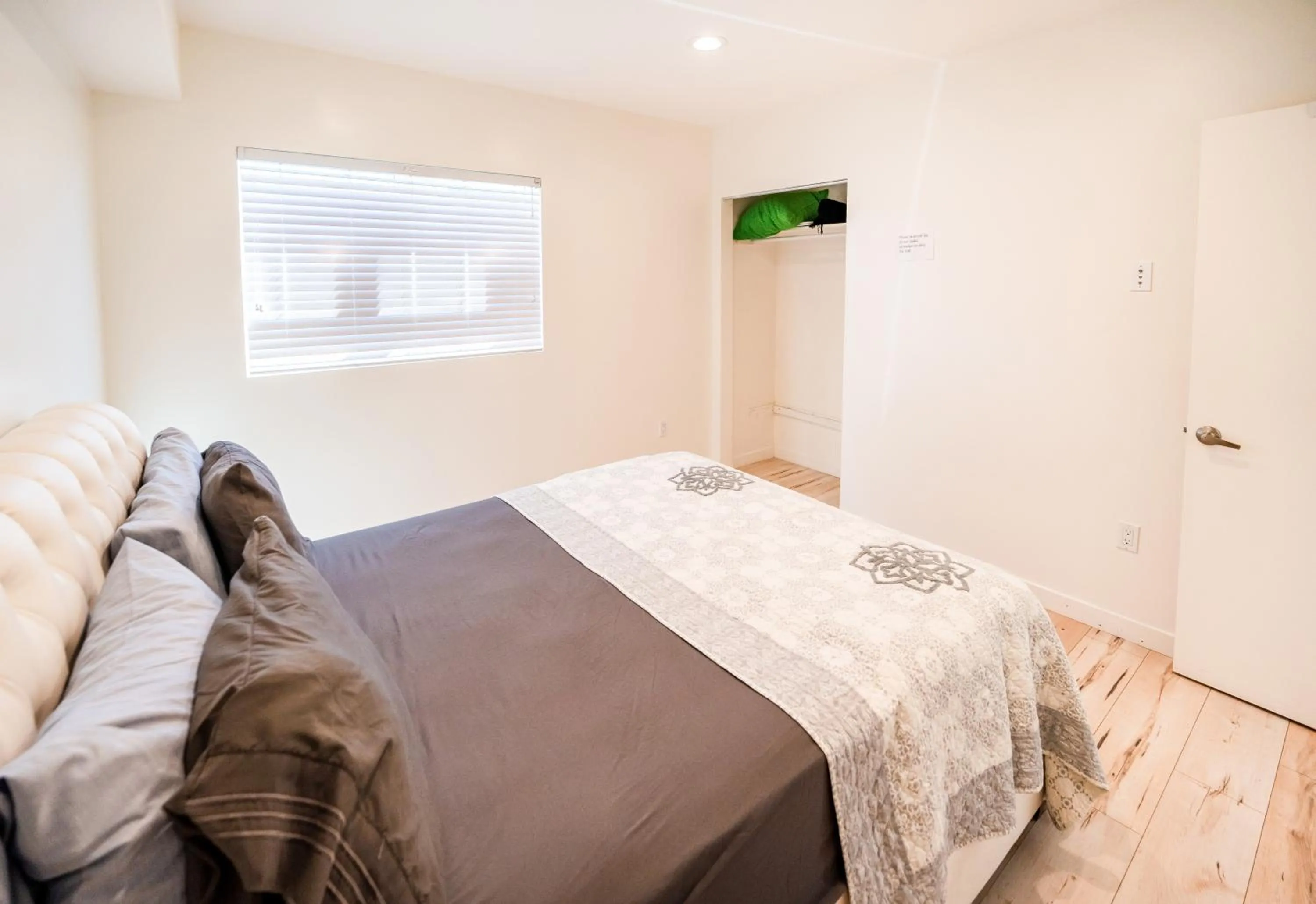 Photo of the whole room, Bed in Hollywood 3Bedrooms Stylish Loft with 2 Parking