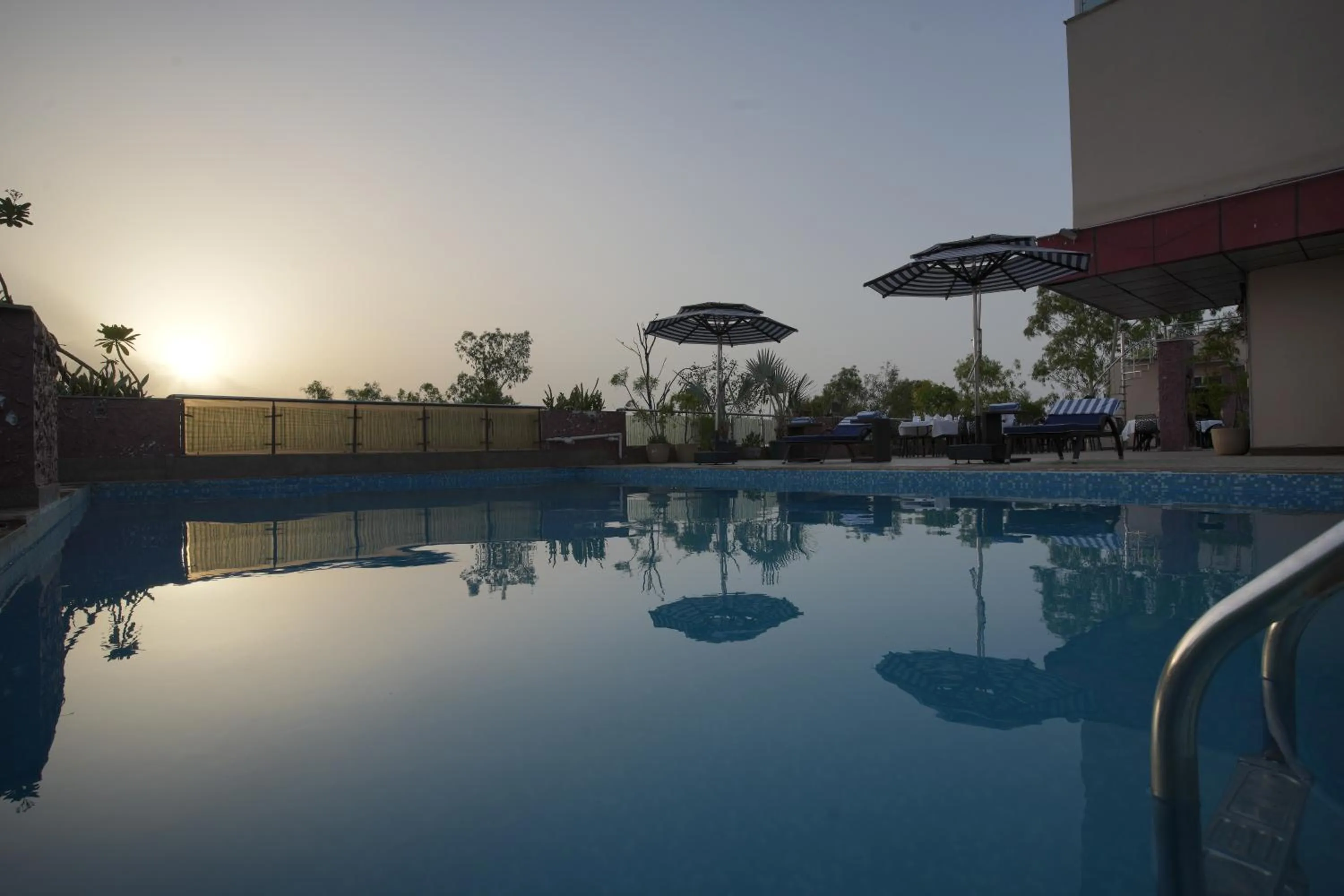 Pool view in Hotel Atulyaa Taj