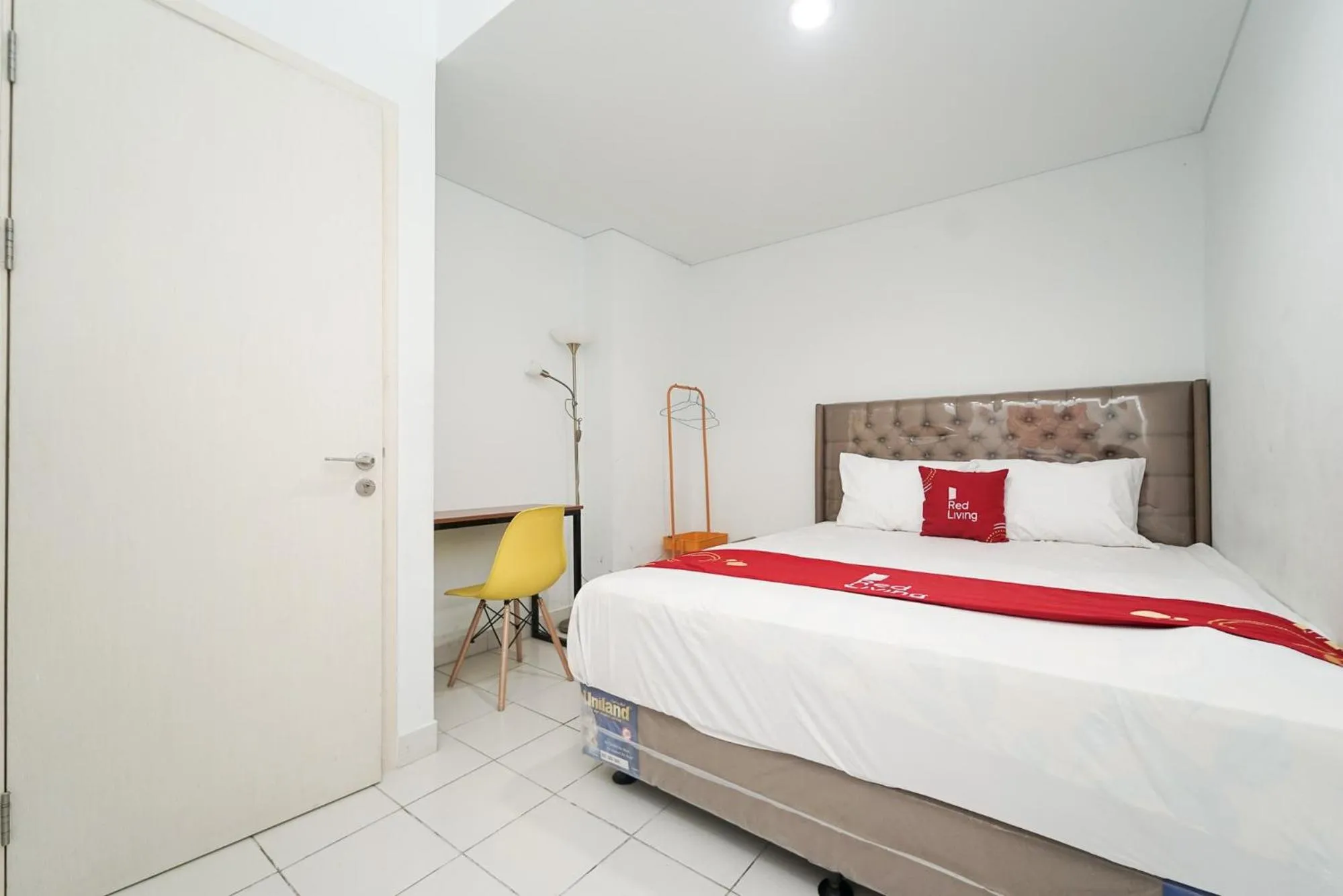 Bed in RedLiving Apartemen Patra Land Urbano - Happy Rooms Tower Mid-West with Netflix