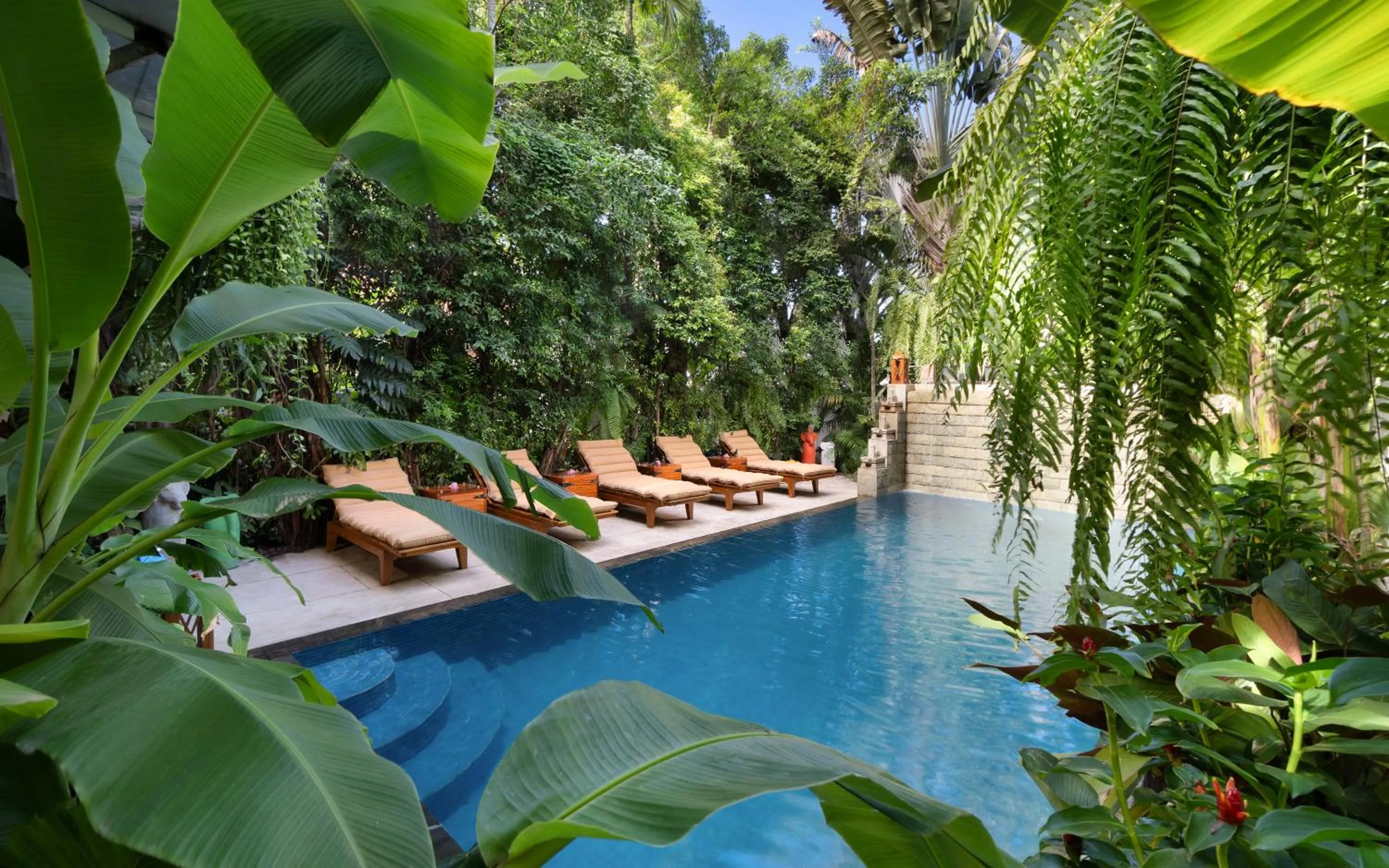 Swimming pool in The Community - Siem Reap