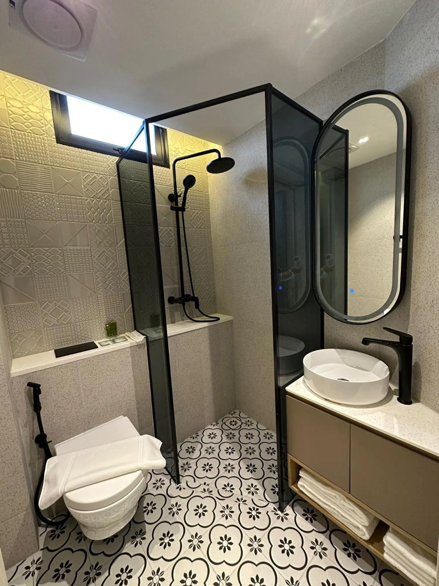 Shower in ISA Hotel Amber Road