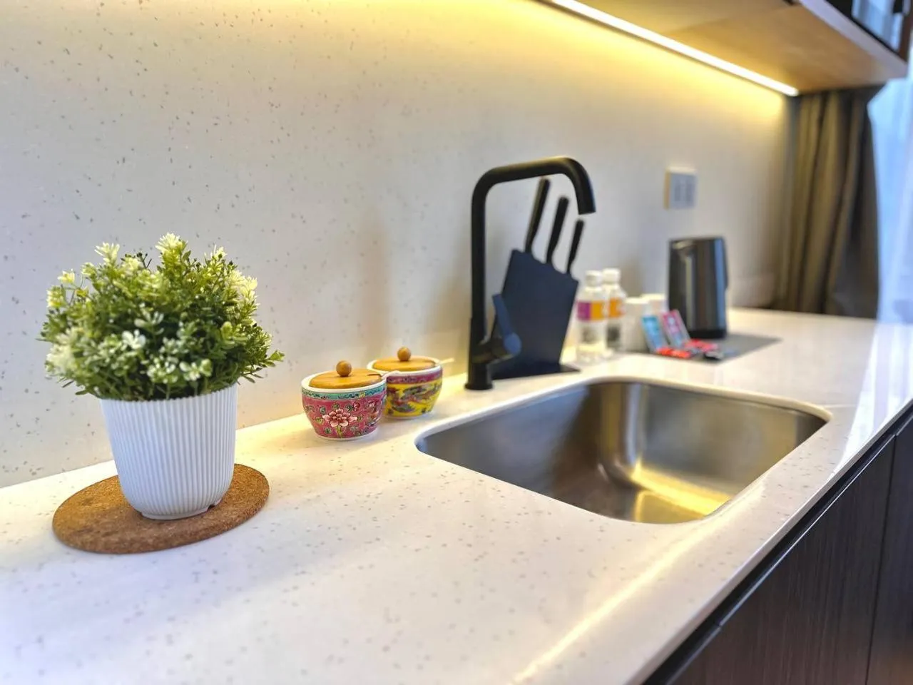 Kitchen or kitchenette in ISA Hotel Amber Road