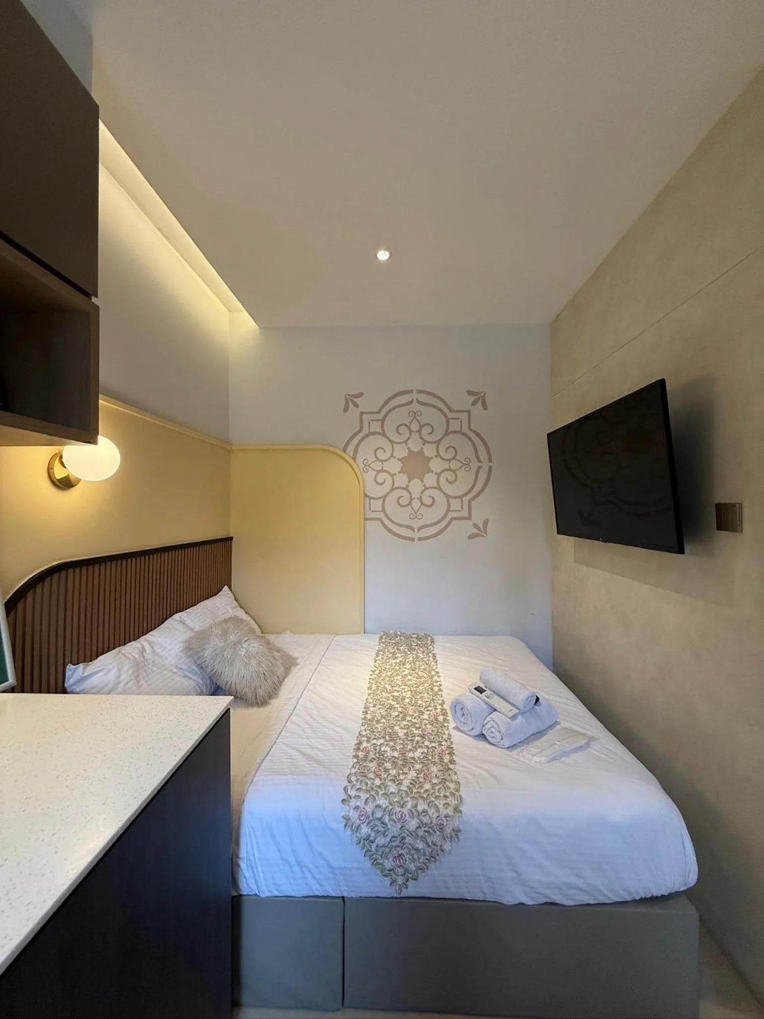 Bed in ISA Hotel Amber Road