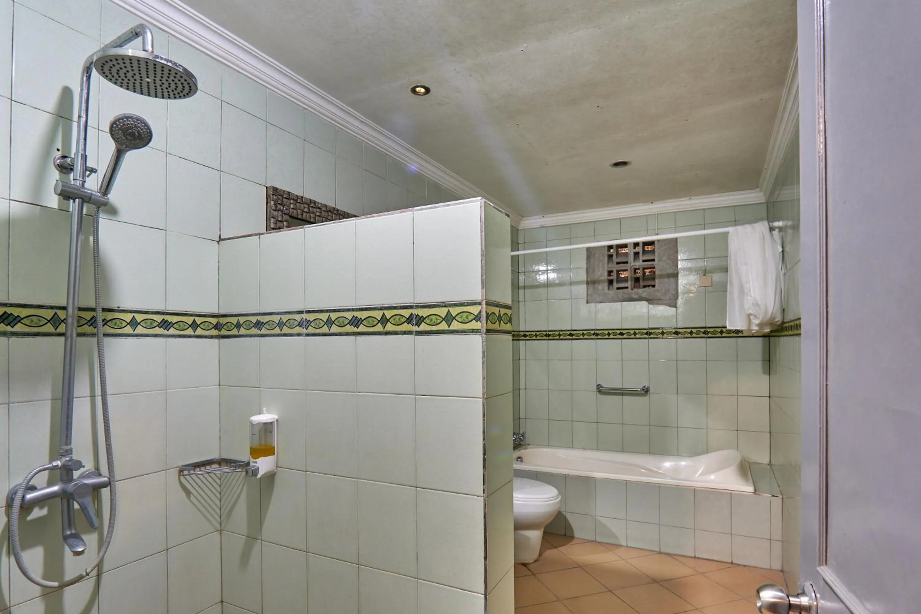 Shower in Attara Heritage Senggigi