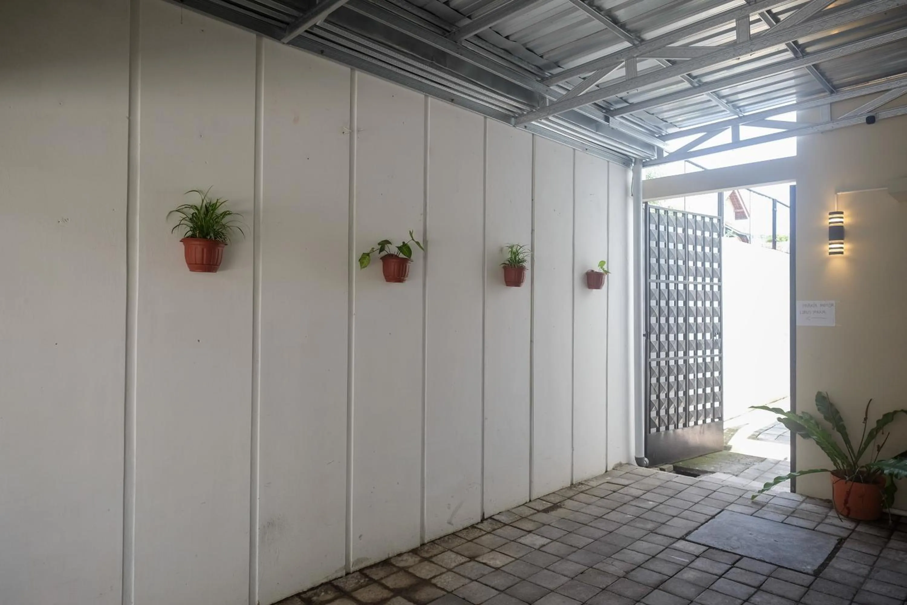 Property building in RedDoorz Plus near RS JIH Solo