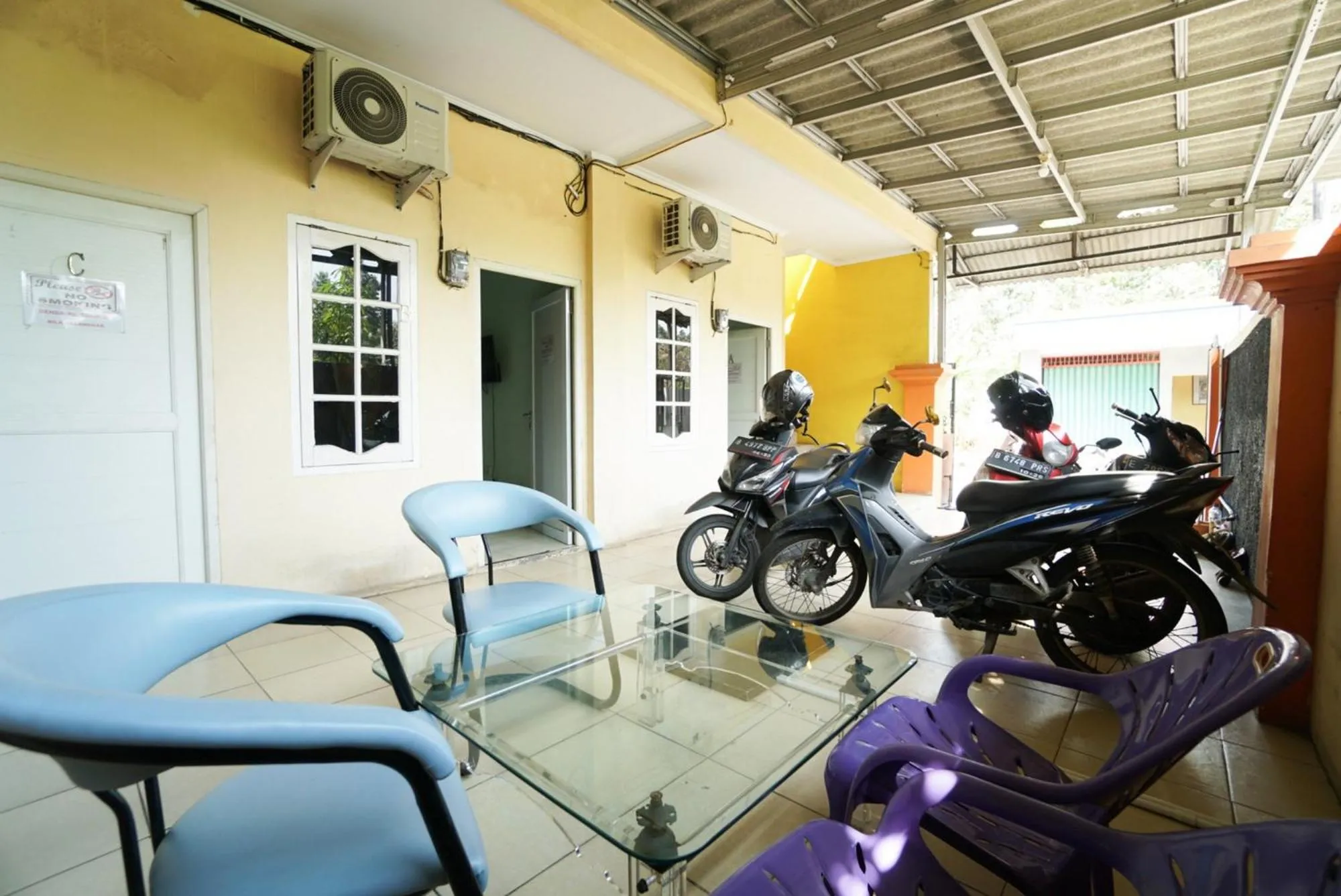 Property building in Mahkota Sivali near Soekarno Hatta Airport Mitra RedDoorz