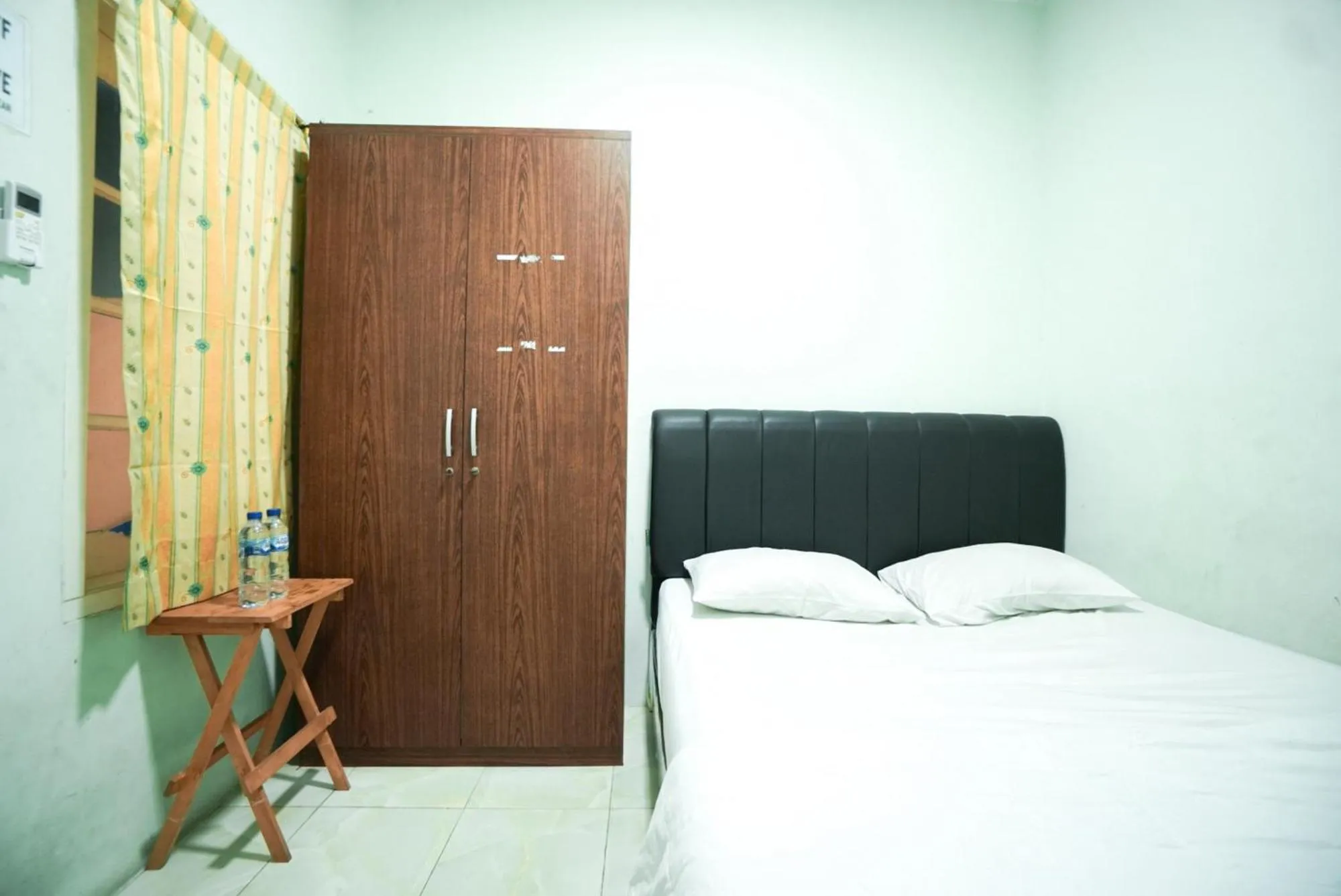 Bedroom, Bed in Mahkota Sivali near Soekarno Hatta Airport Mitra RedDoorz
