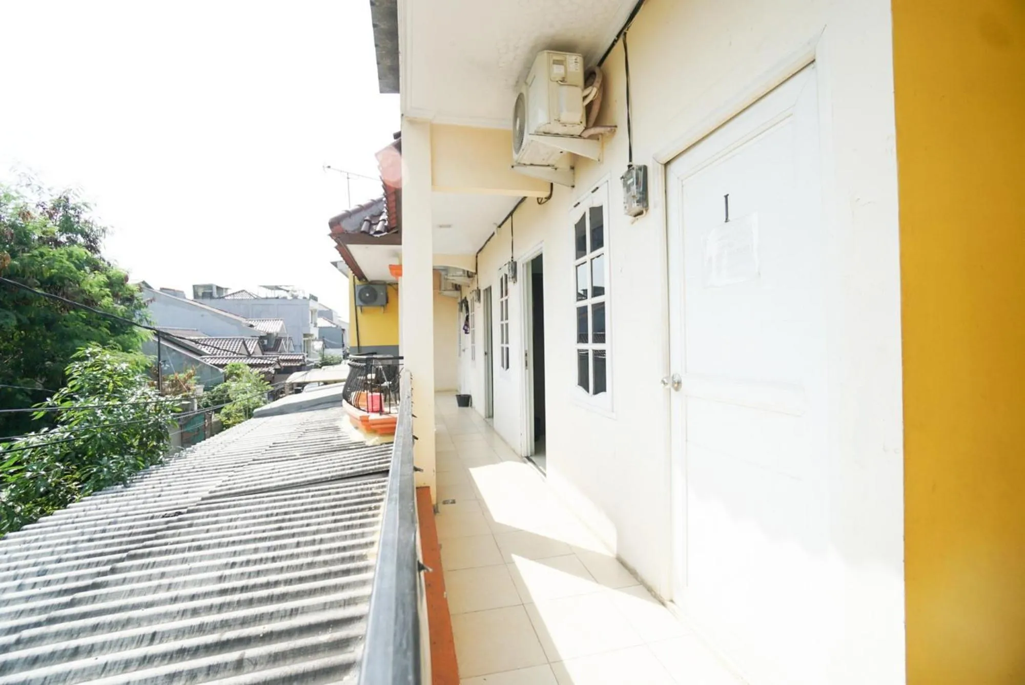 Property building in Mahkota Sivali near Soekarno Hatta Airport Mitra RedDoorz