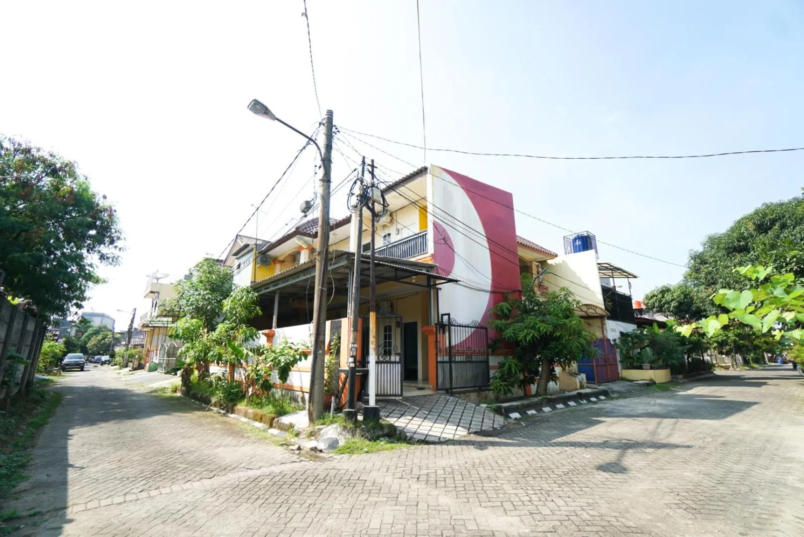 Property building in Mahkota Sivali near Soekarno Hatta Airport Mitra RedDoorz