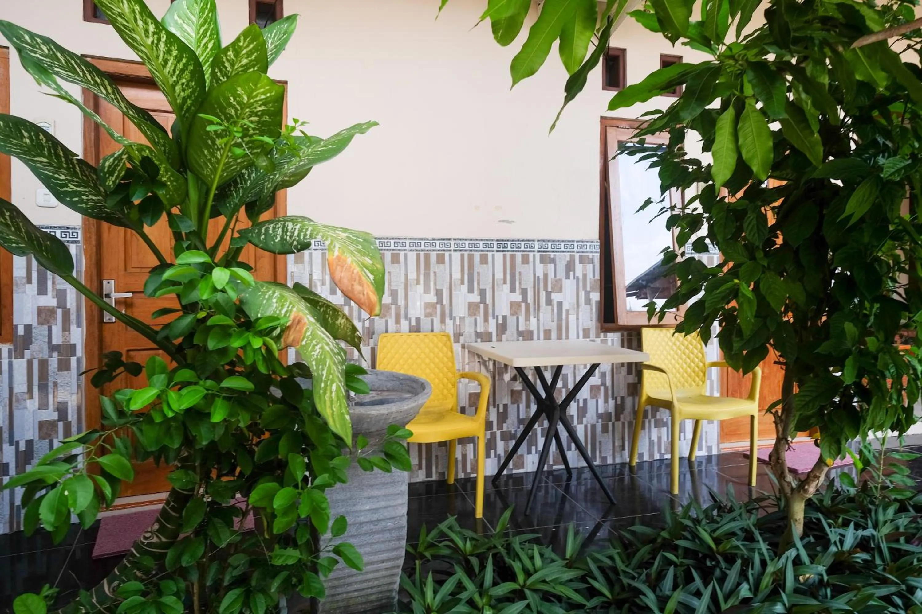 Garden view in RedDoorz Syariah near Exit Toll Palur