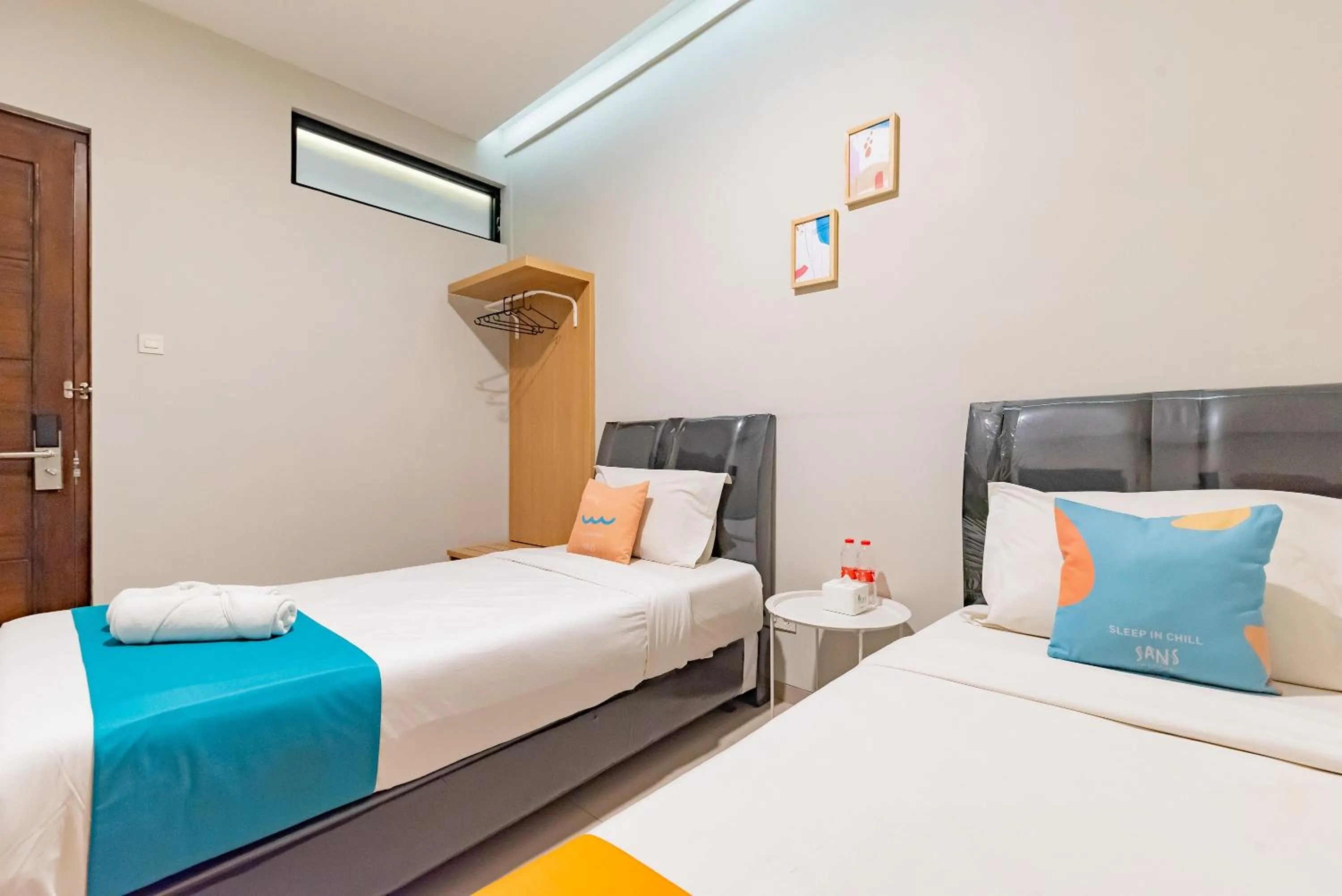 Bedroom, Bed in Sans Hotel Bobosini Malang by RedDoorz