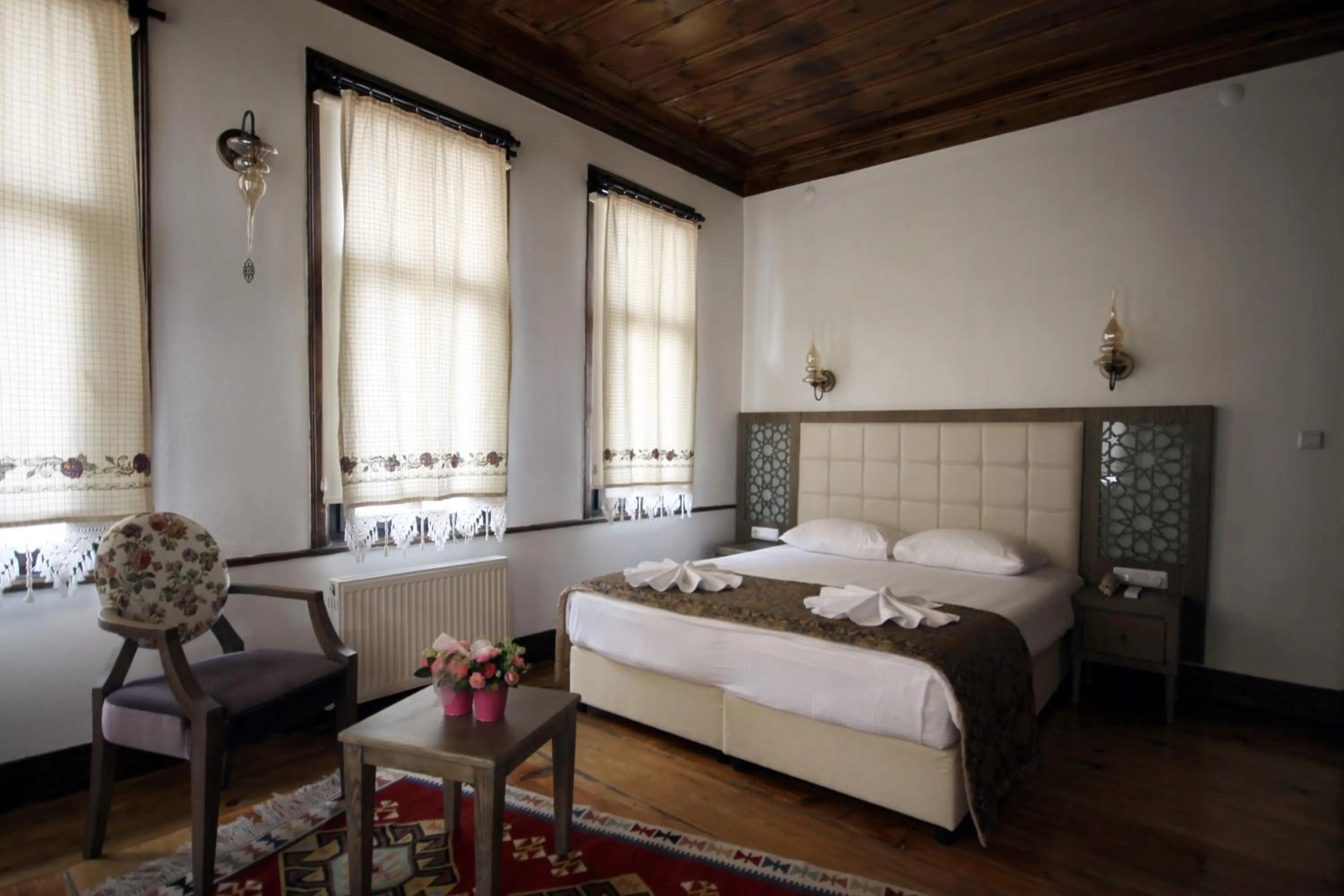 Photo of the whole room, Bed in Kadıoğlu Konağı