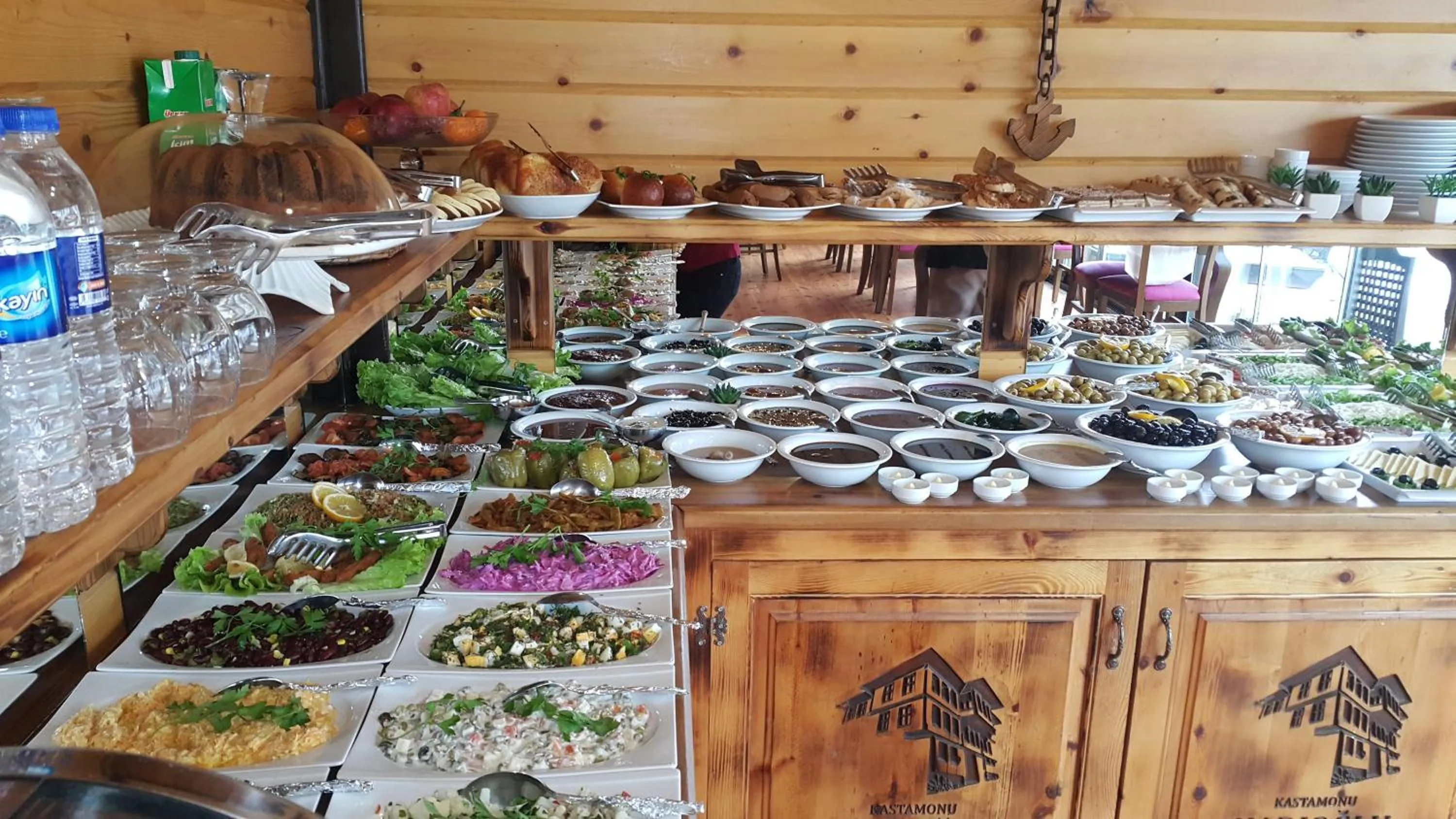 Buffet breakfast in Kadıoğlu Konağı