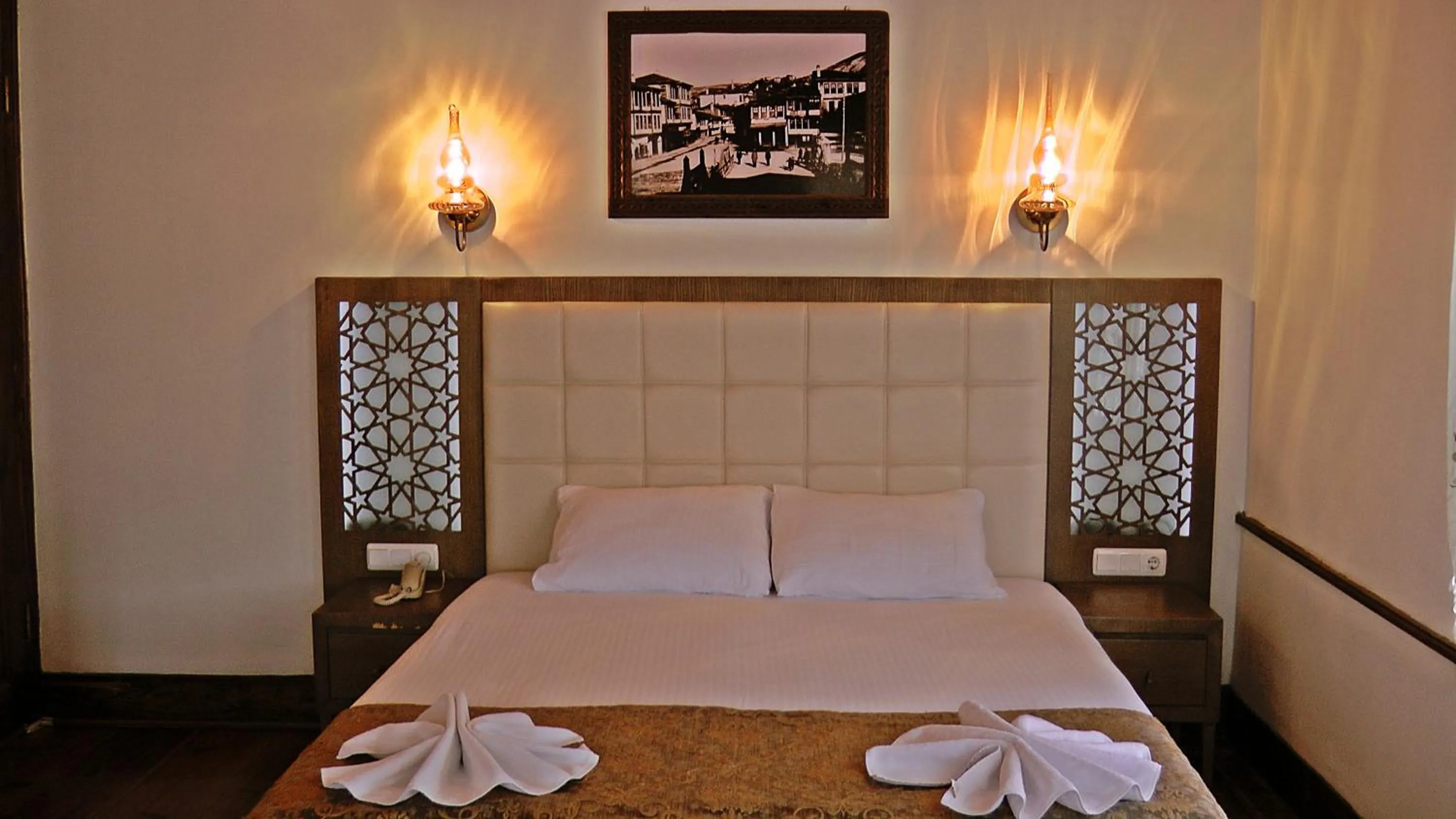 Photo of the whole room, Bed in Kadıoğlu Konağı