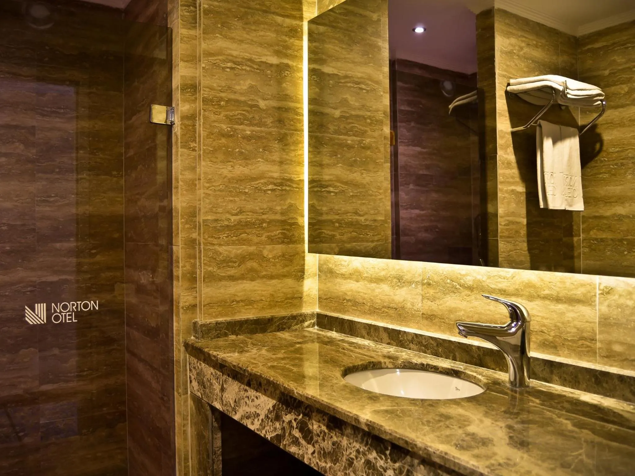 Bathroom in Norton Hotel