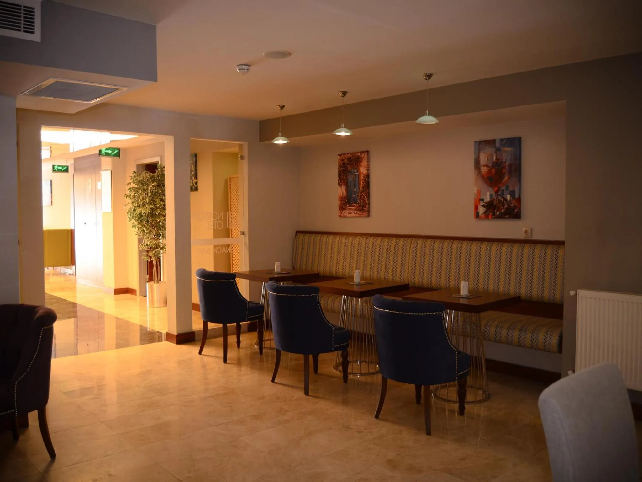 Lounge or bar in Norton Hotel