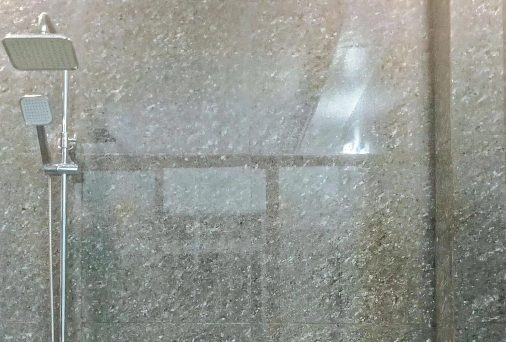 Shower in KrizLion Hotel