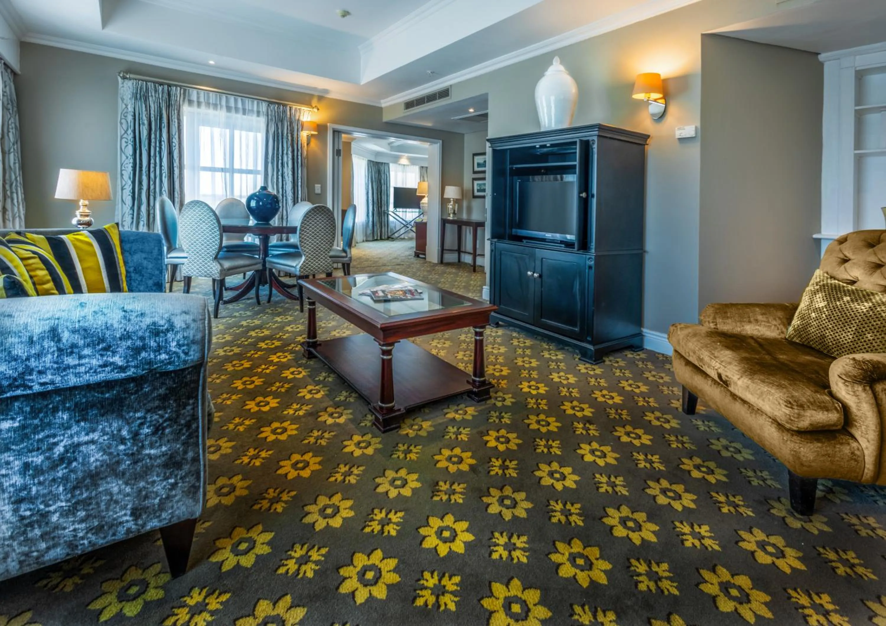 Living room in Hemingways Hotel