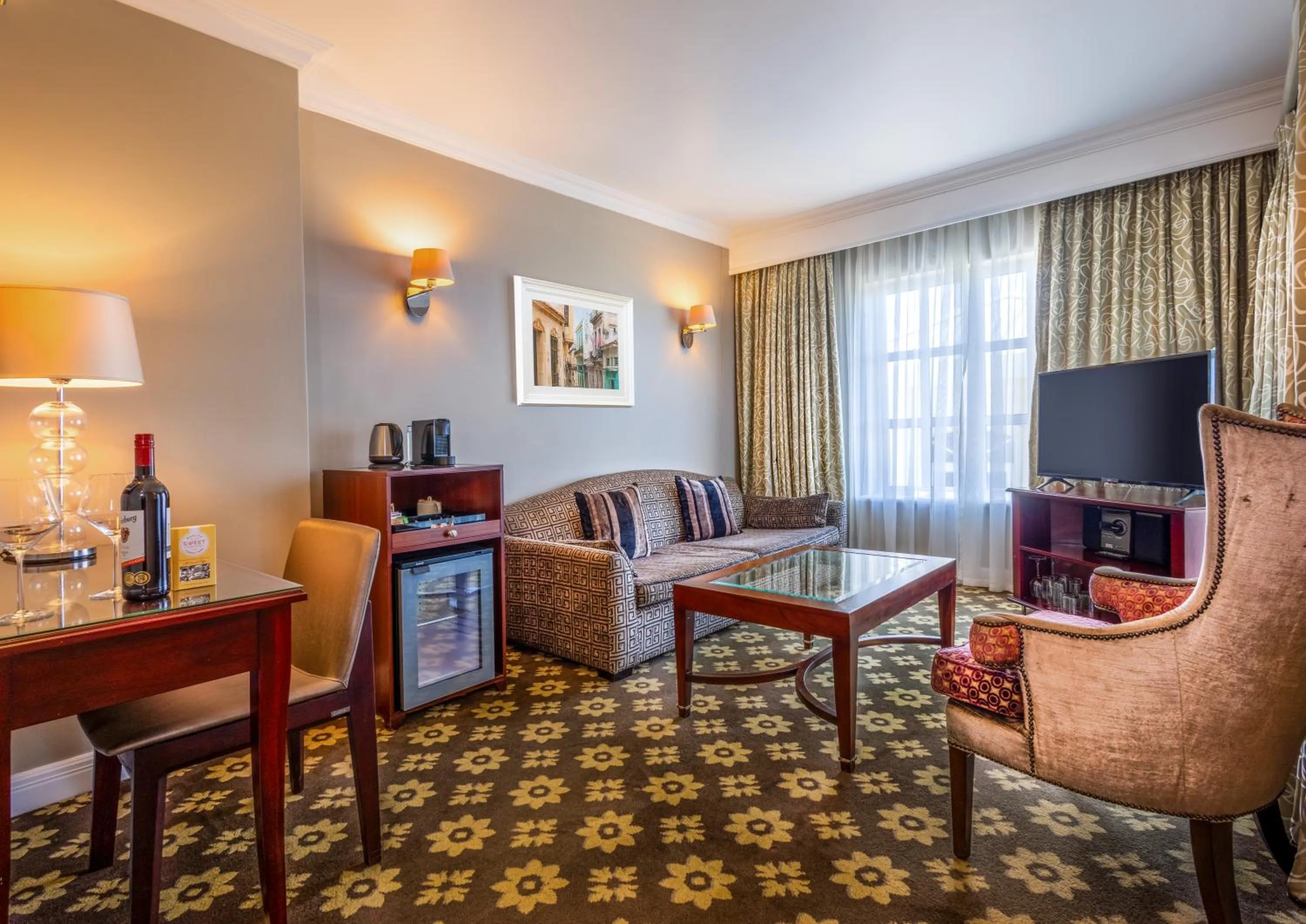 Living room in Hemingways Hotel