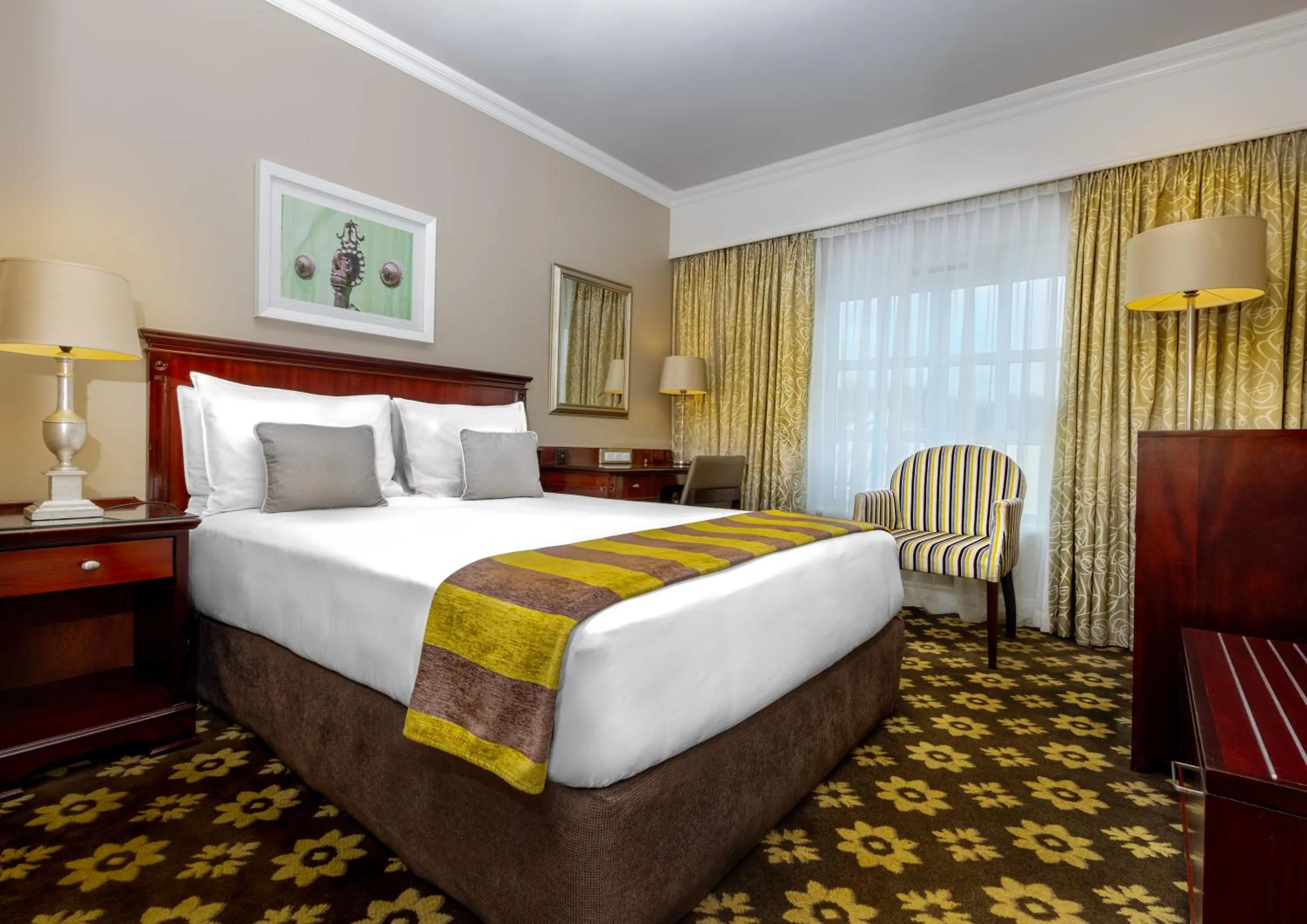 Bedroom, Bed in Hemingways Hotel