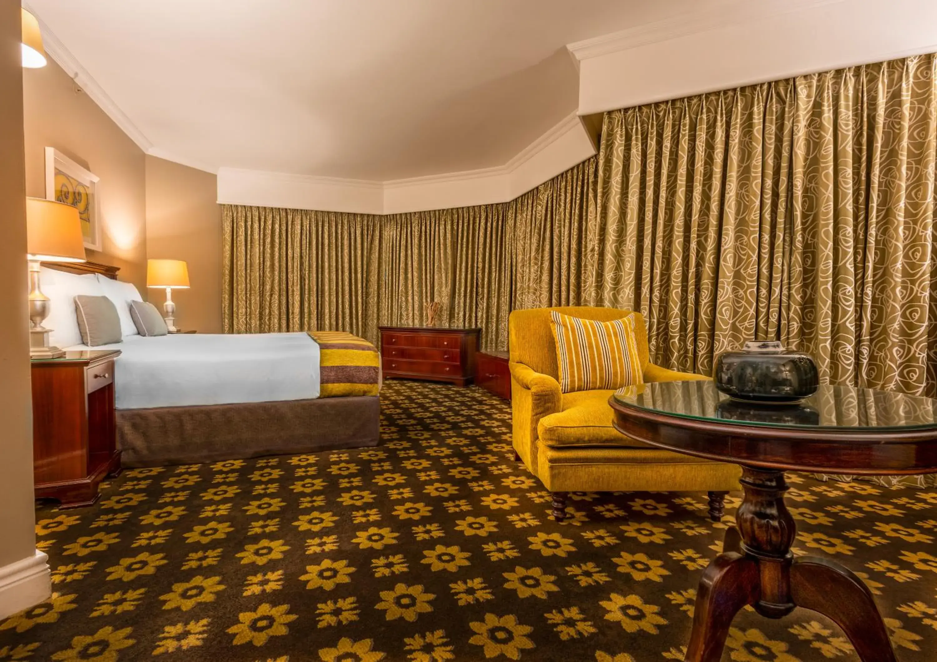 King Room in Hemingways Hotel King Room in Hemingways Hotel