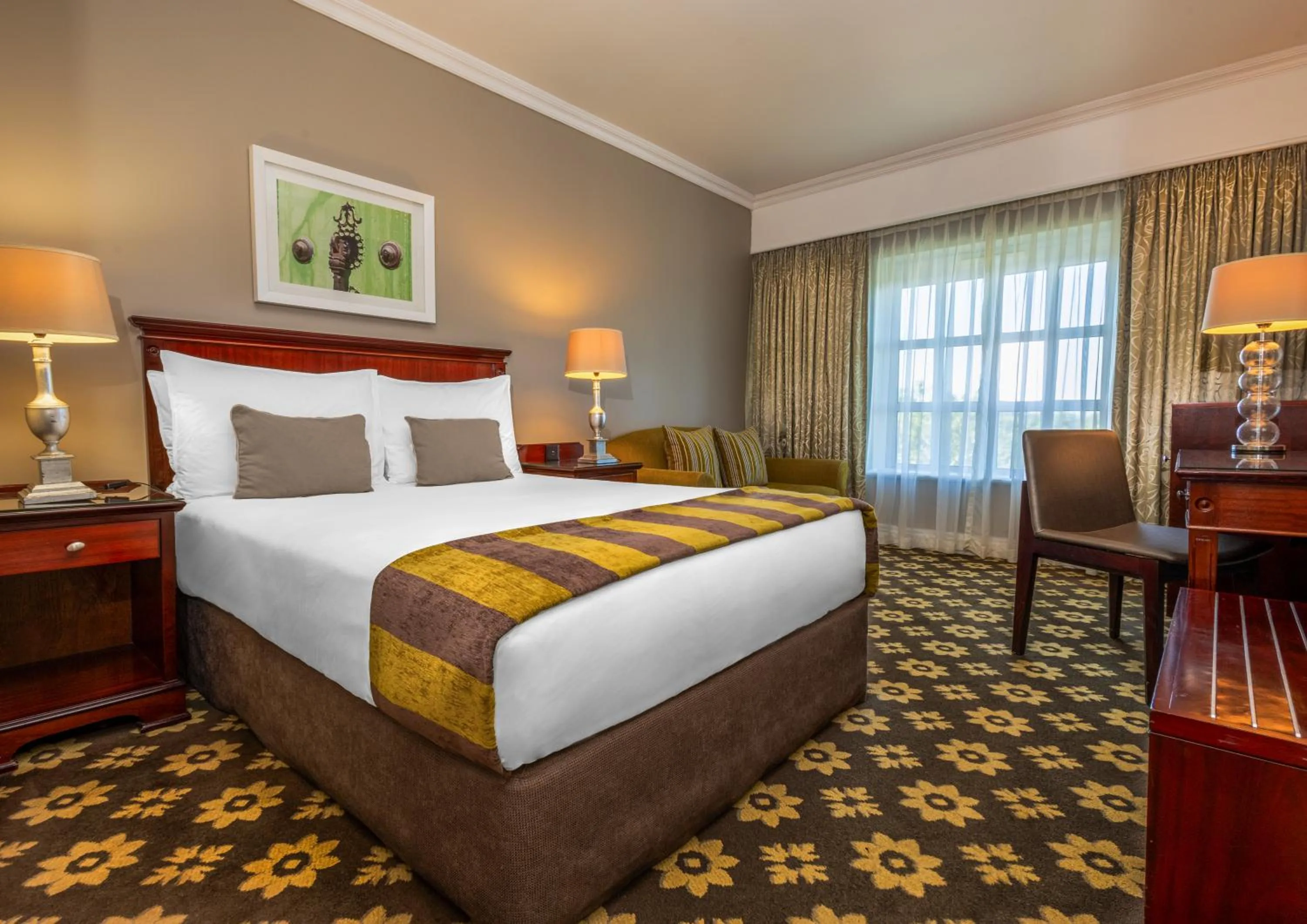 Bedroom, Bed in Hemingways Hotel