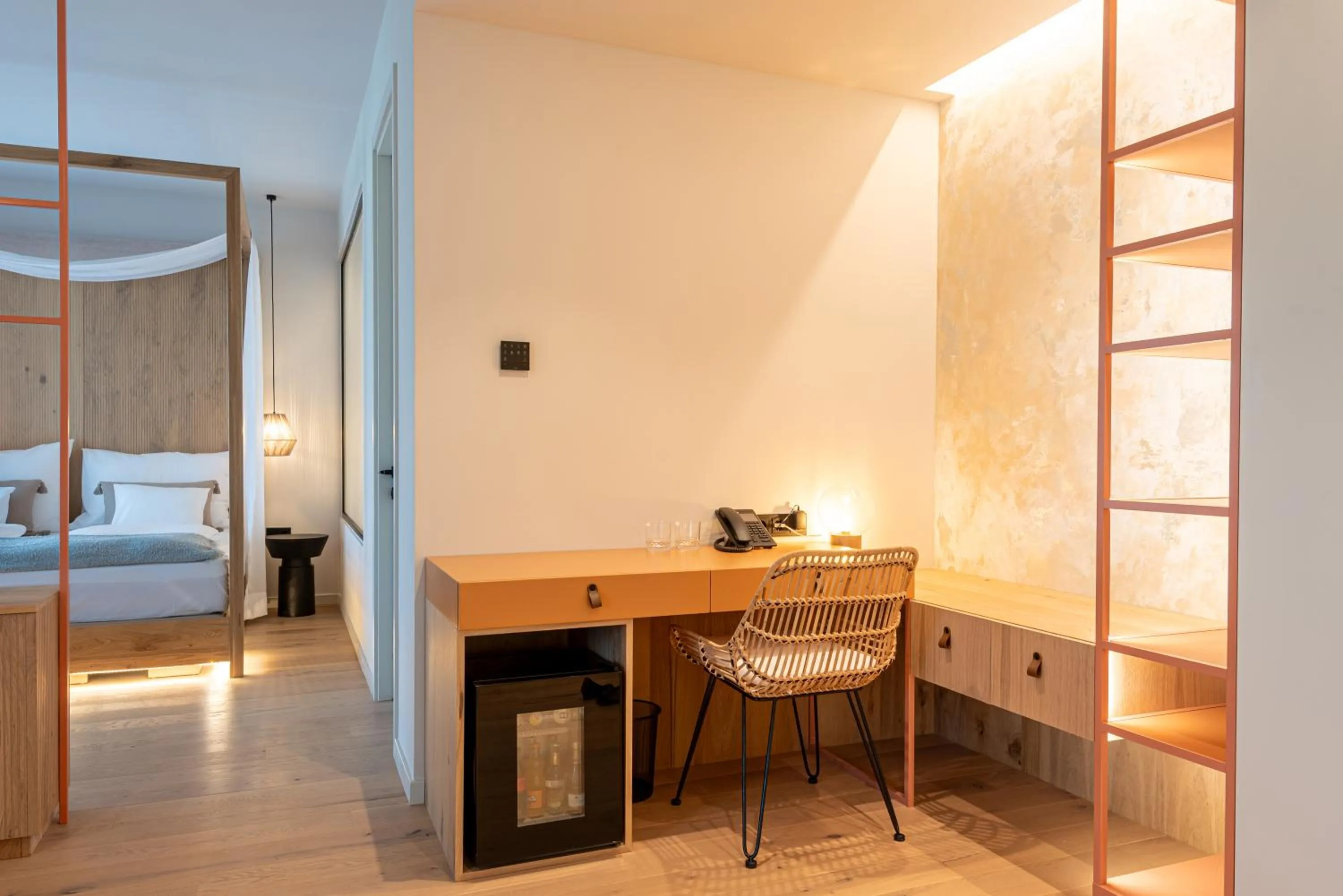 Seating area, Bed in REED Boutique HOTEL & BISTRO