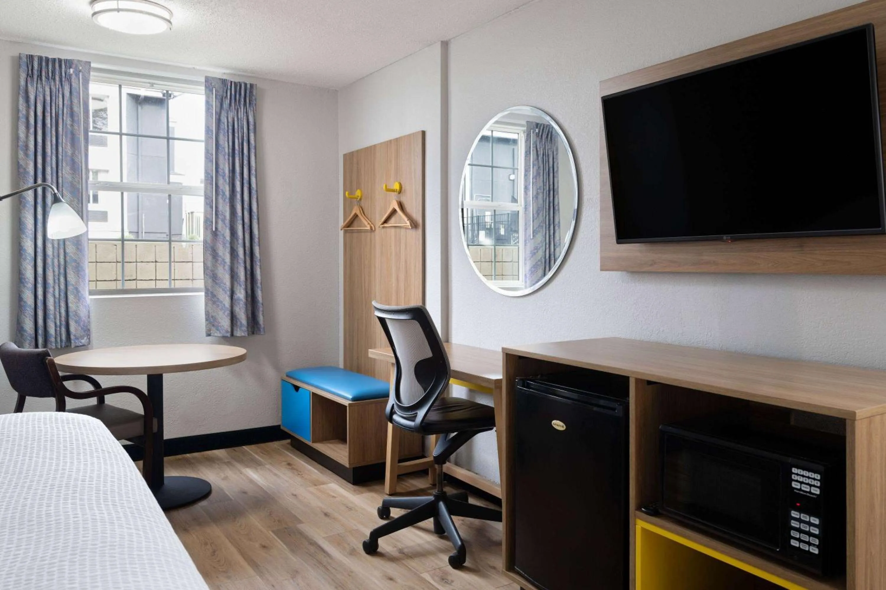 Photo of the whole room, Bed in Days Inn by Wyndham Salisbury, NC