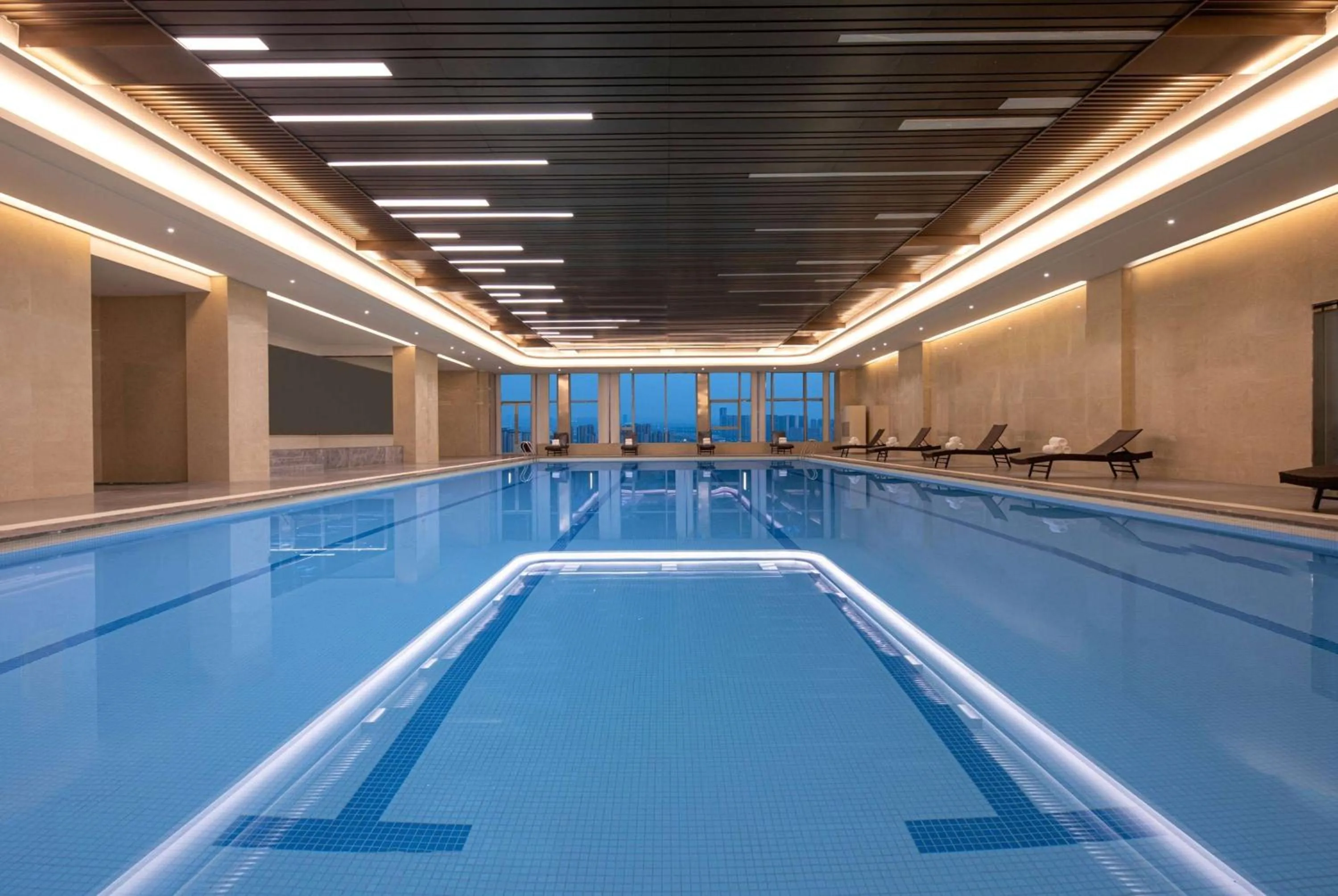 Swimming pool in Wyndham Shaoxing Keqiao