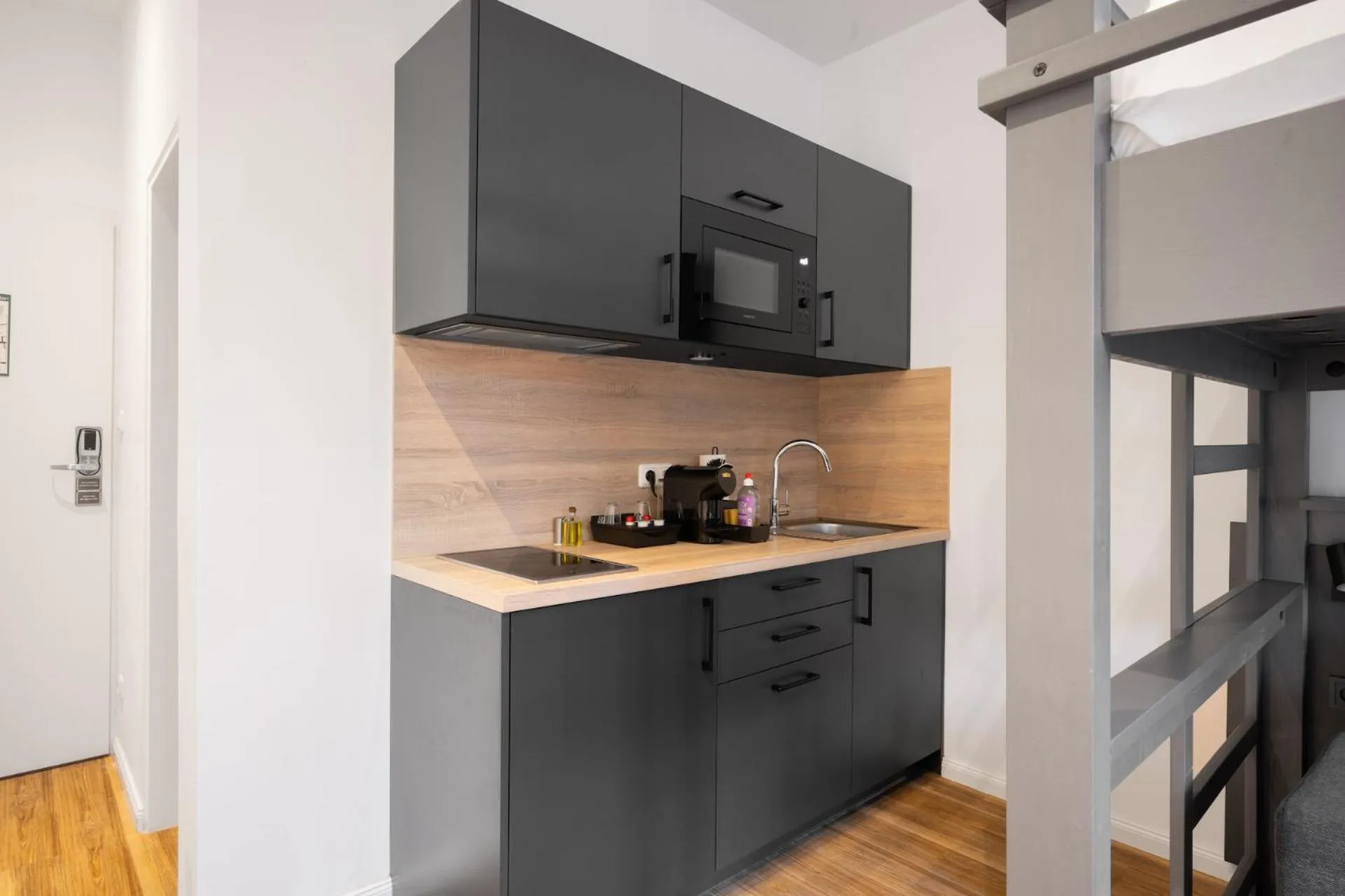 Servus Apartments by Homaris