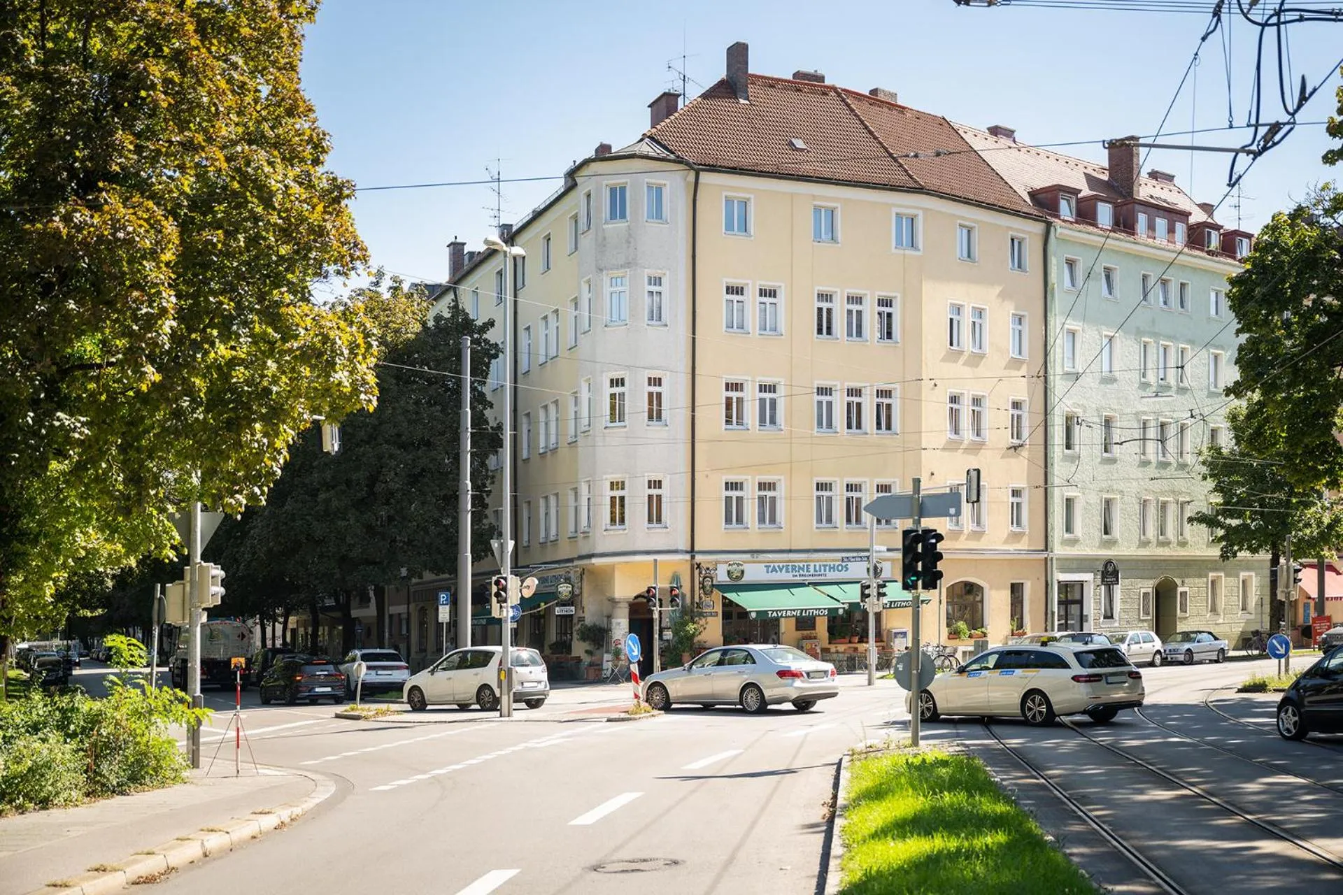 Property building in Servus Apartments by Homaris