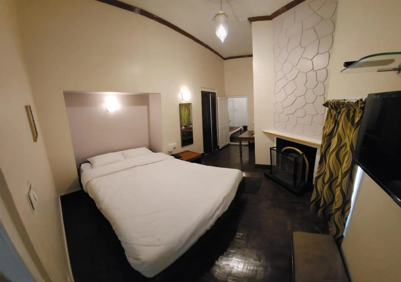 Bed in Ivanhoe Hotel (A Heritage Property)