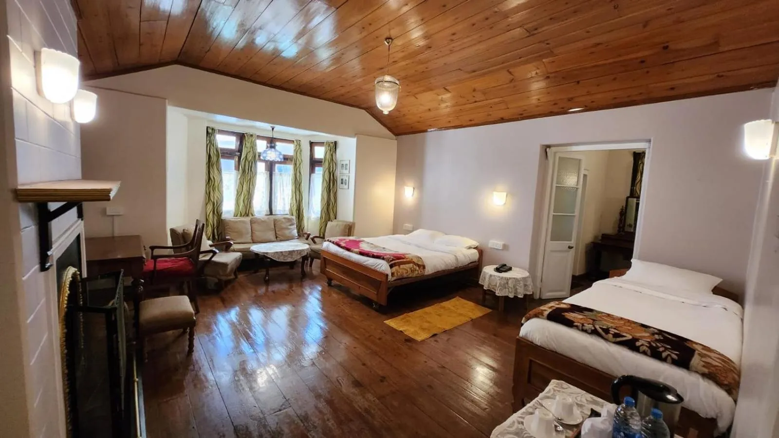 Bed in Ivanhoe Hotel (A Heritage Property)