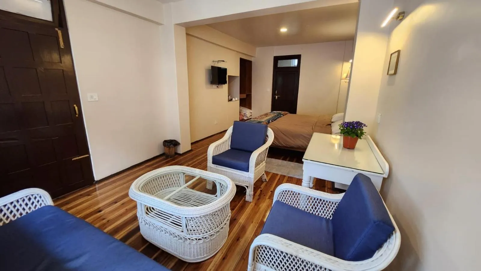 Living room, Bed in Ivanhoe Hotel (A Heritage Property)