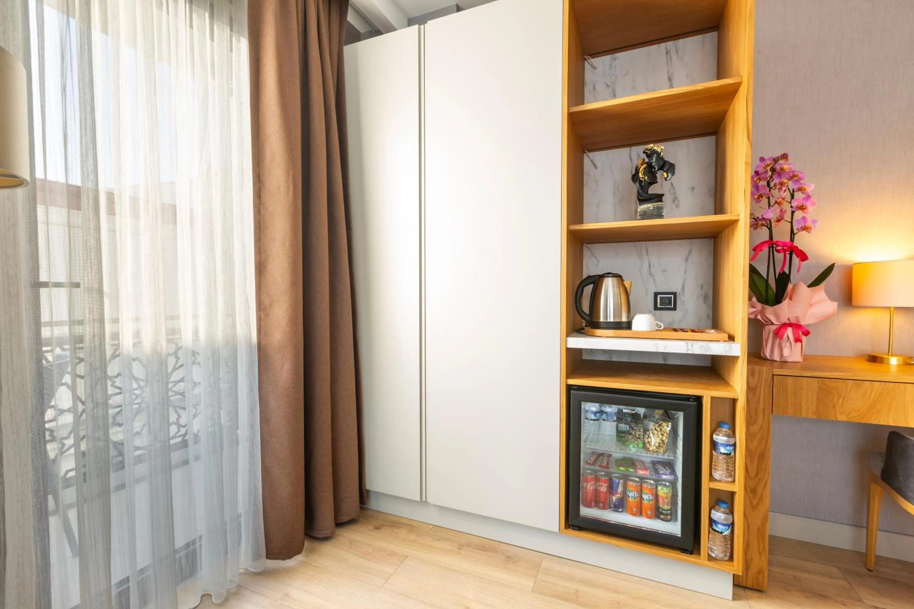 Coffee/tea facilities in North Star Hotel