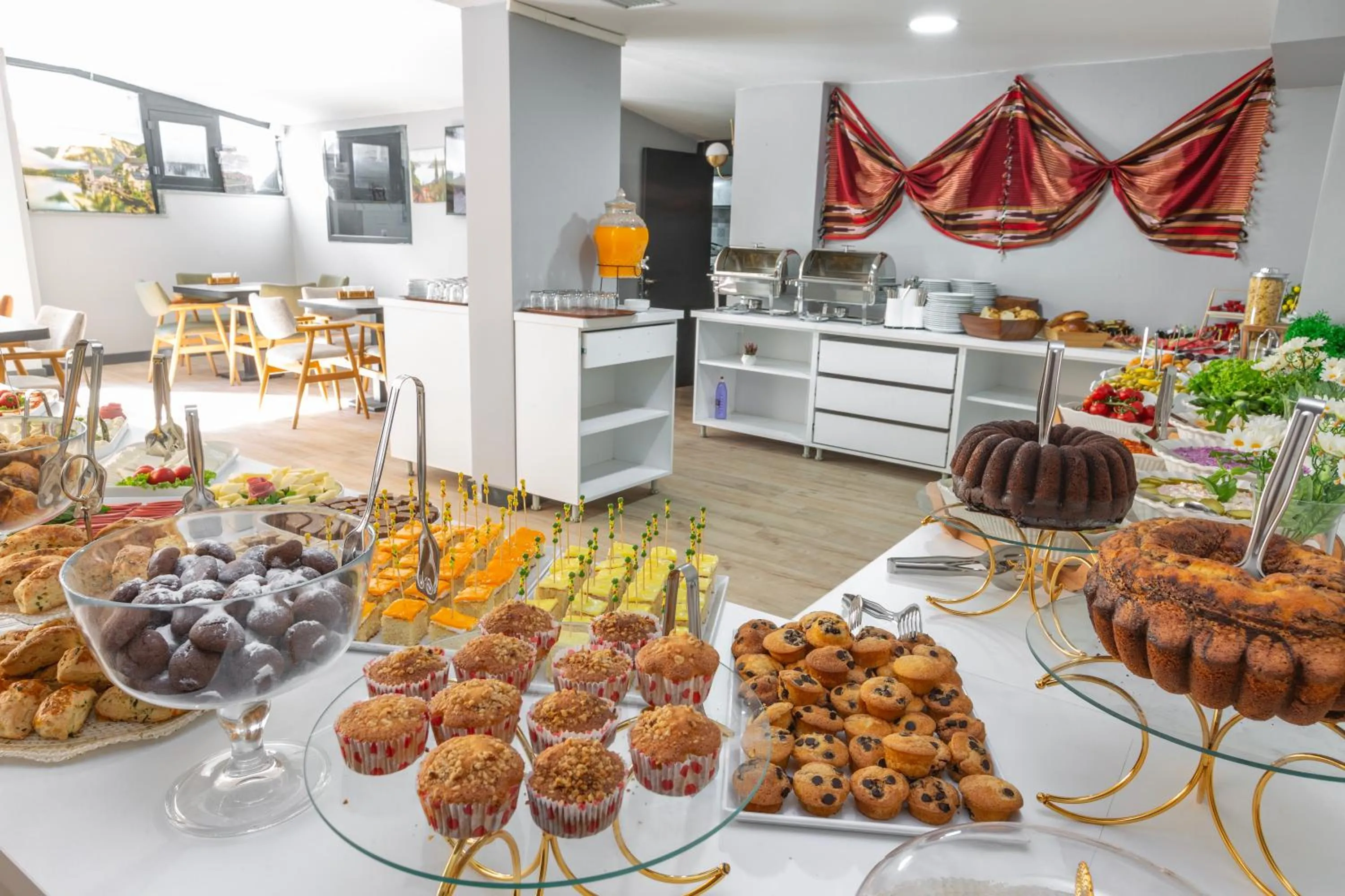 Food and drinks in North Star Hotel