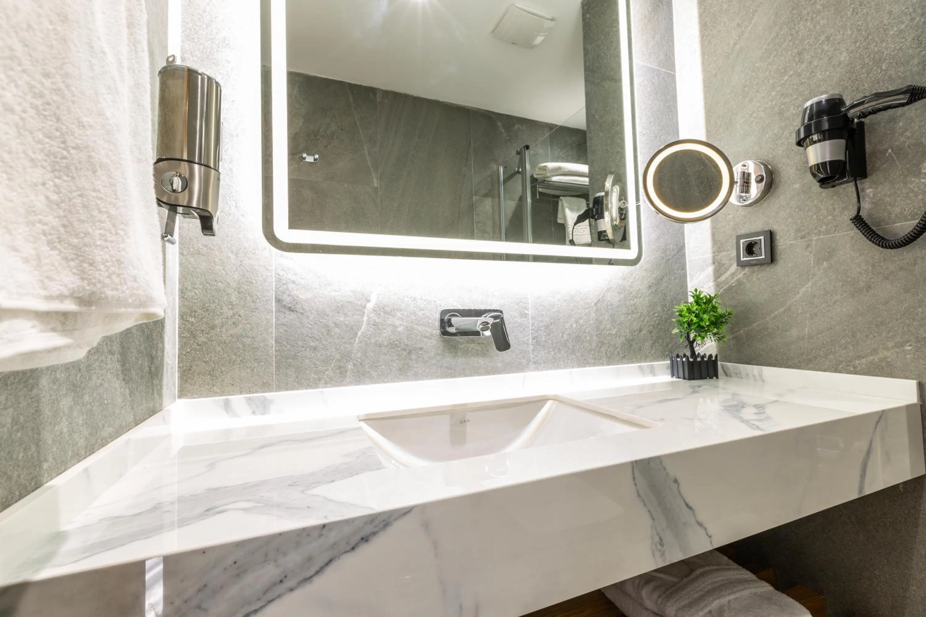 Shower in North Star Hotel