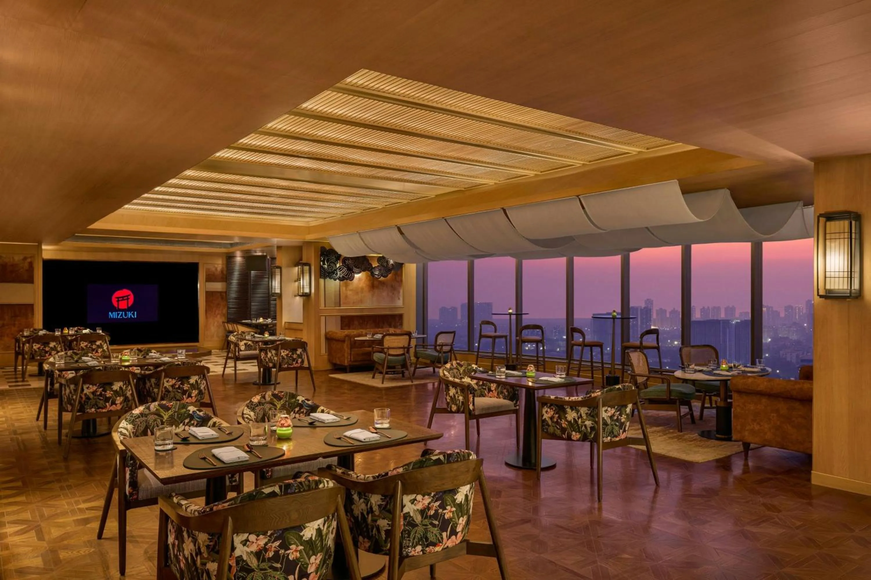 Restaurant/places to eat in Le Méridien Navi Mumbai