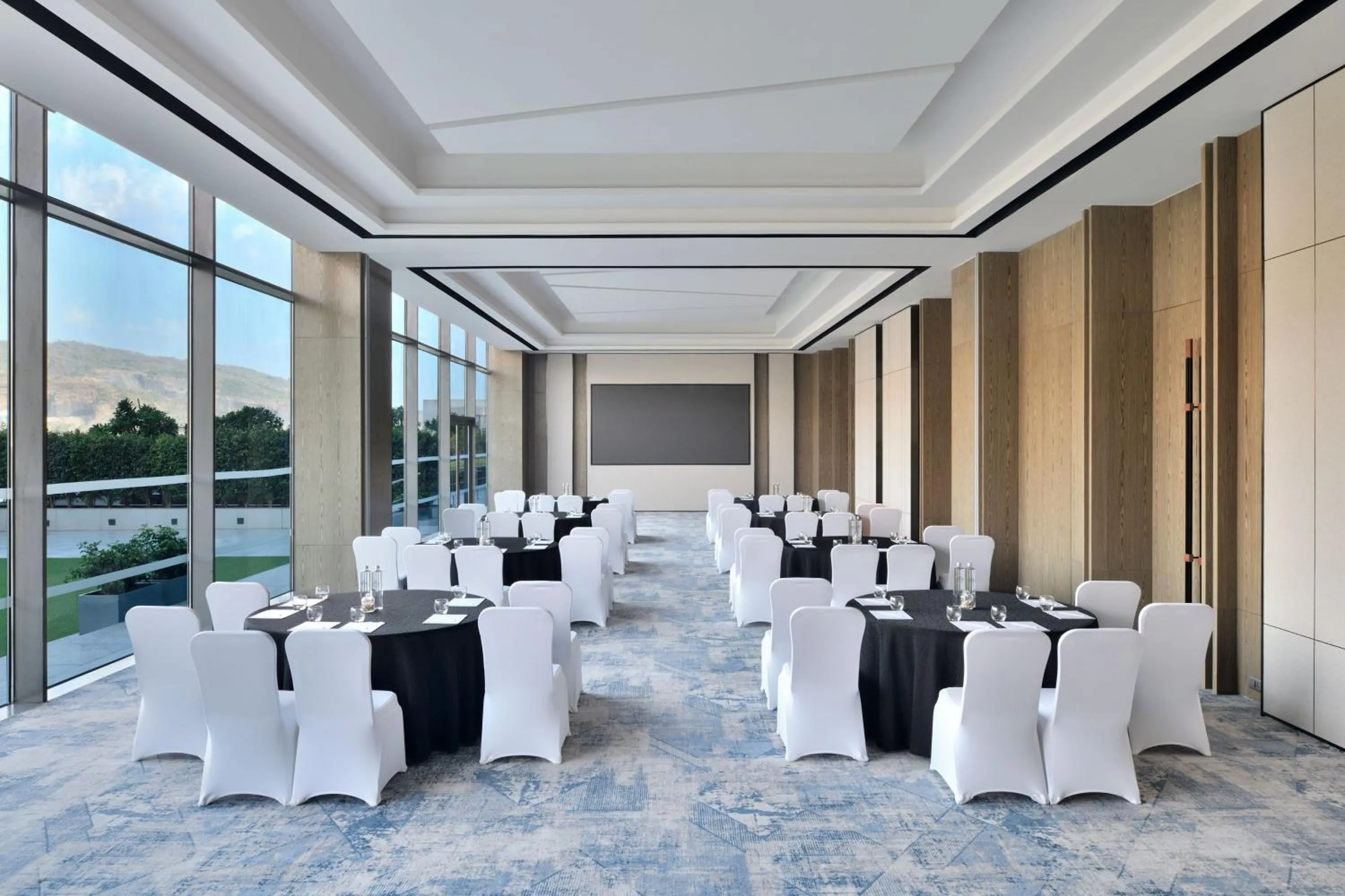 Meeting/conference room in Le Méridien Navi Mumbai