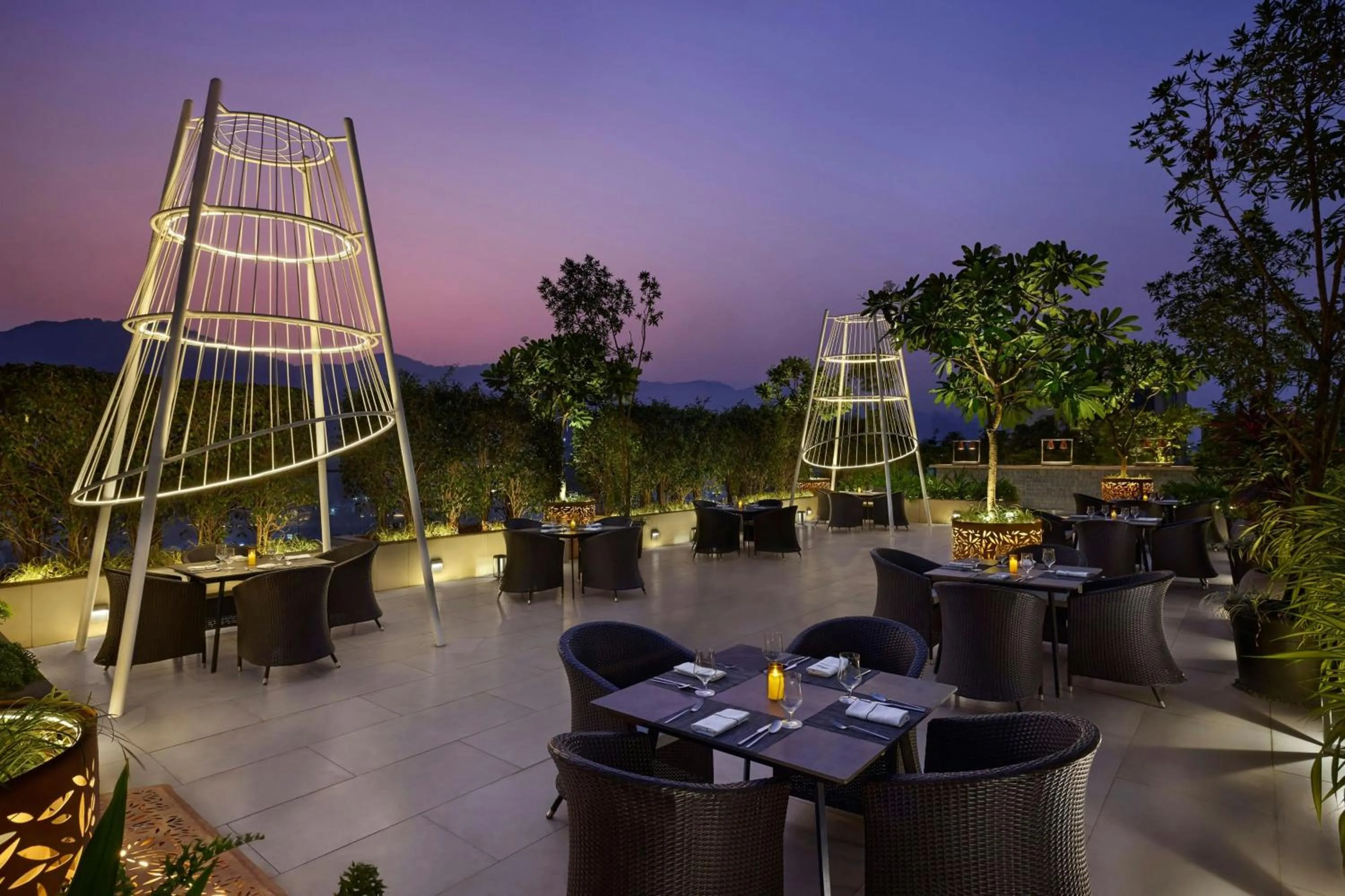 Restaurant/places to eat in Le Méridien Navi Mumbai