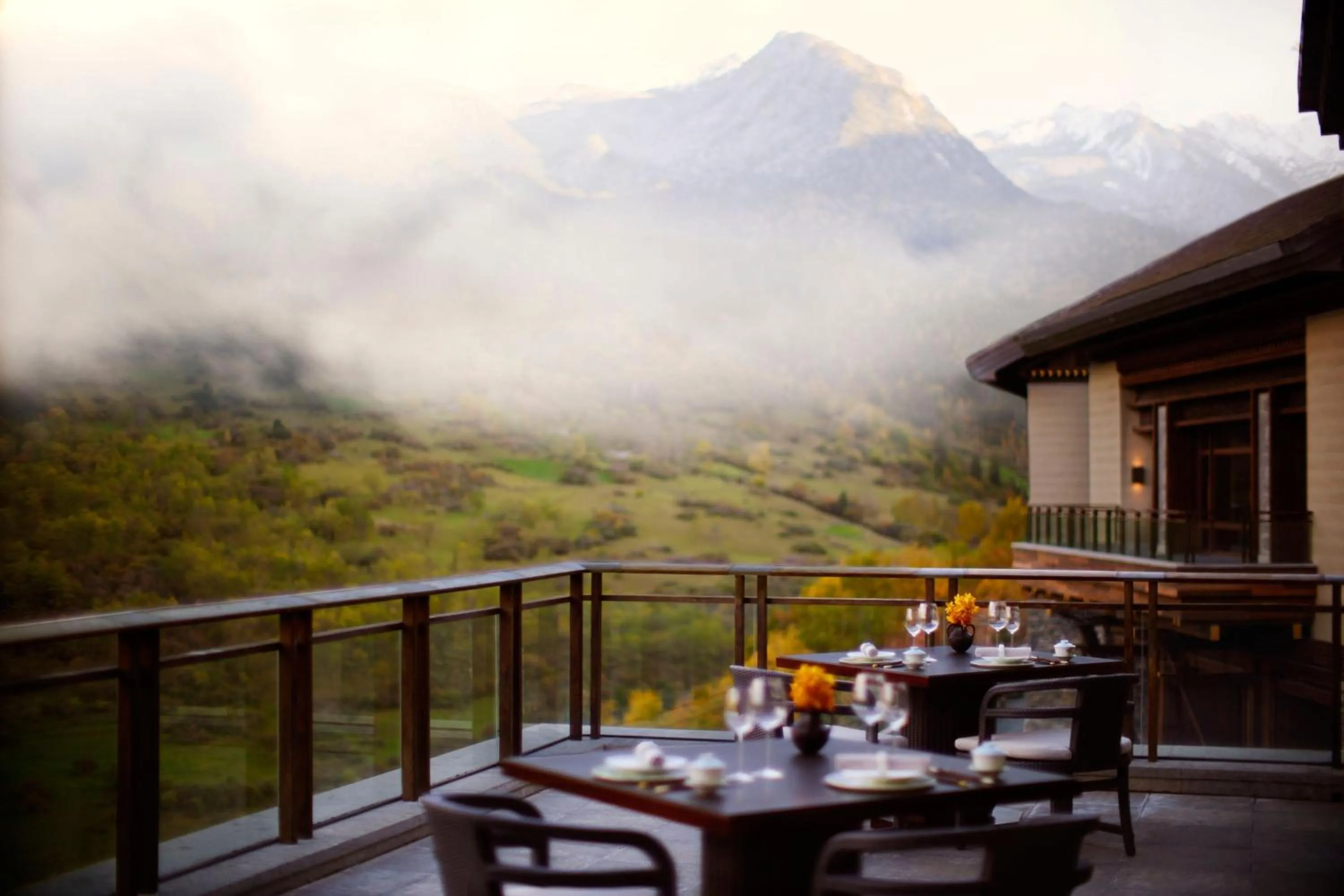 Restaurant/places to eat in Rissai Valley, a Ritz-Carlton Reserve
