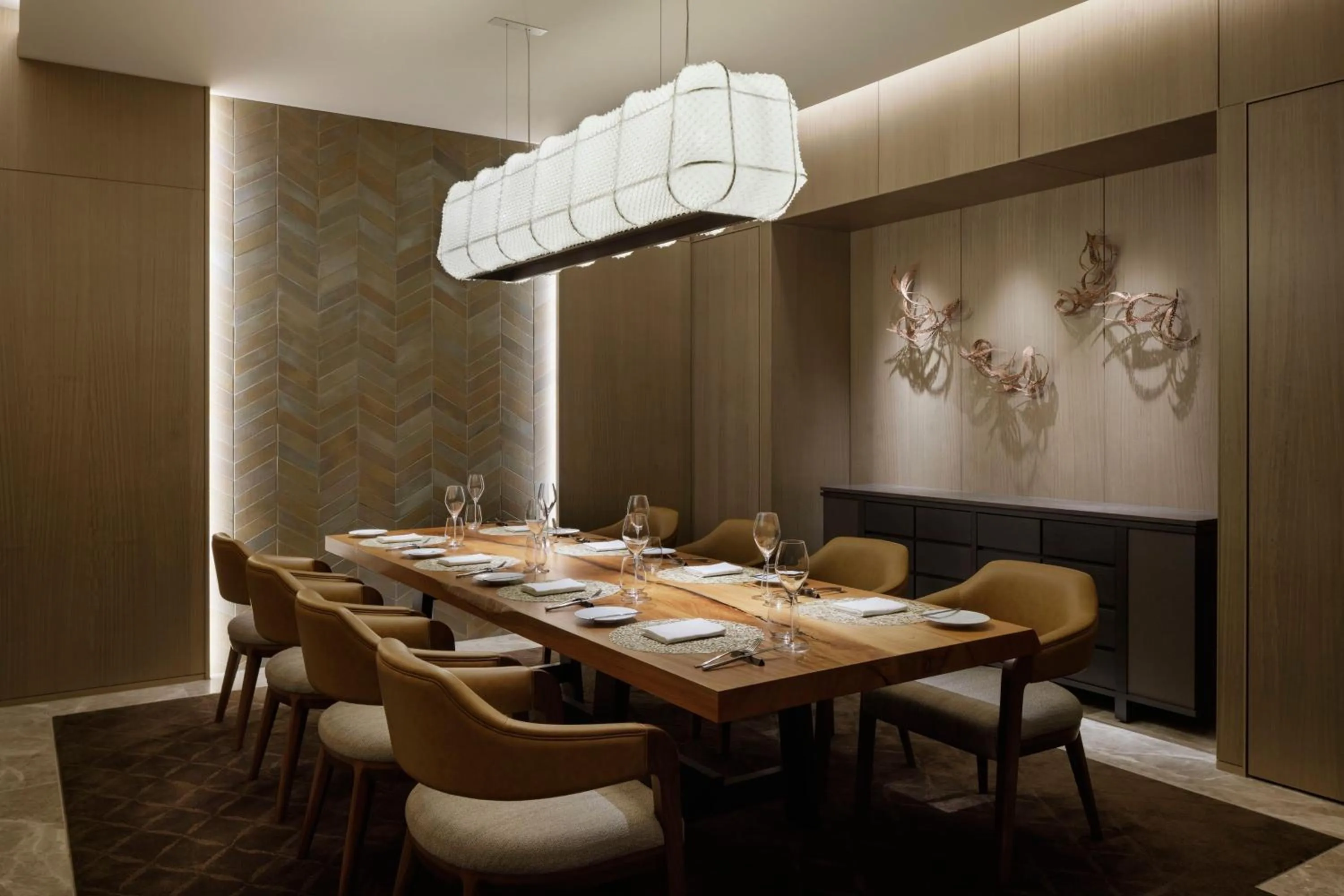 Restaurant/places to eat in TIAD, Autograph Collection