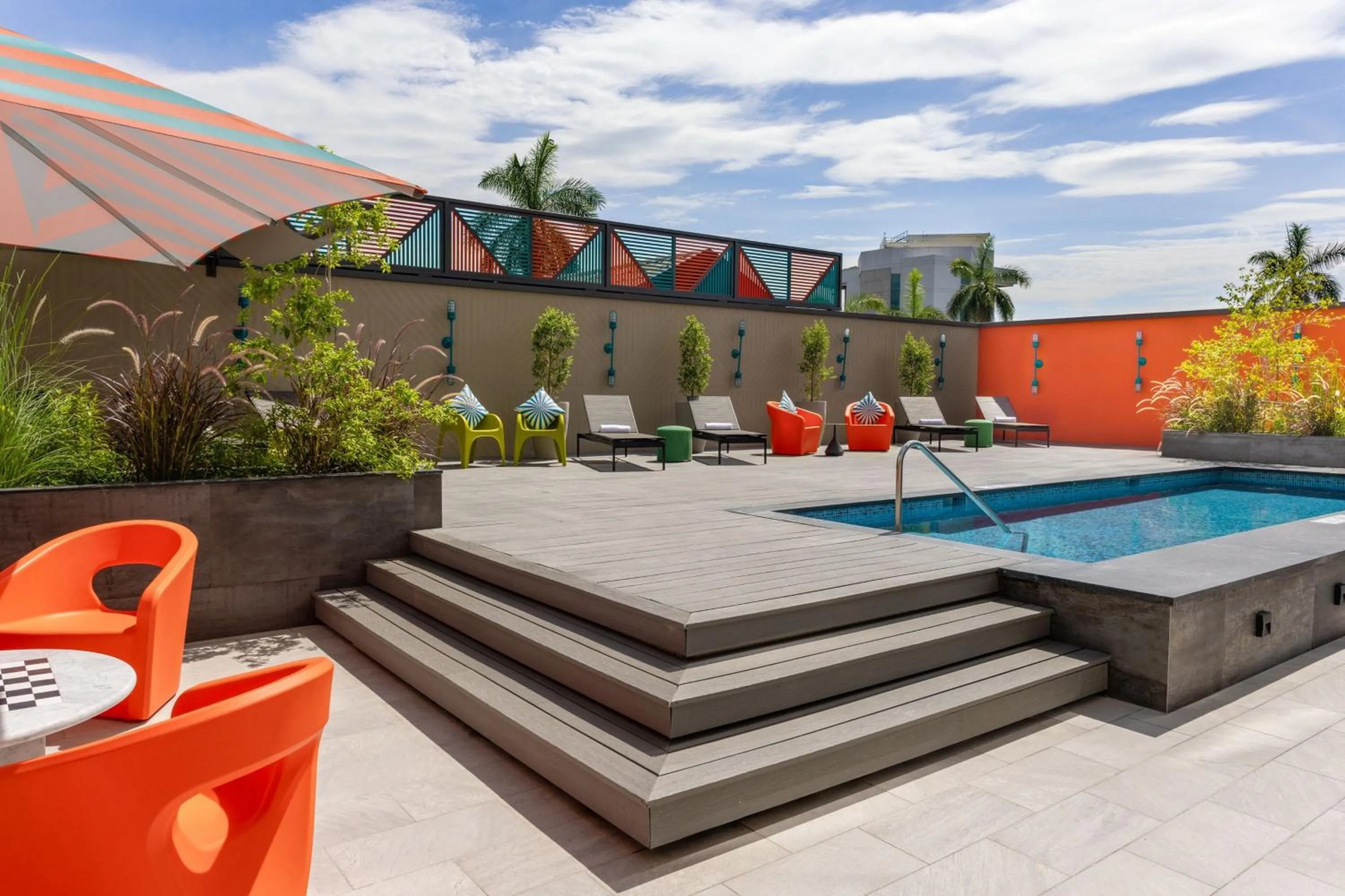 Swimming pool in Aloft San Pedro Sula
