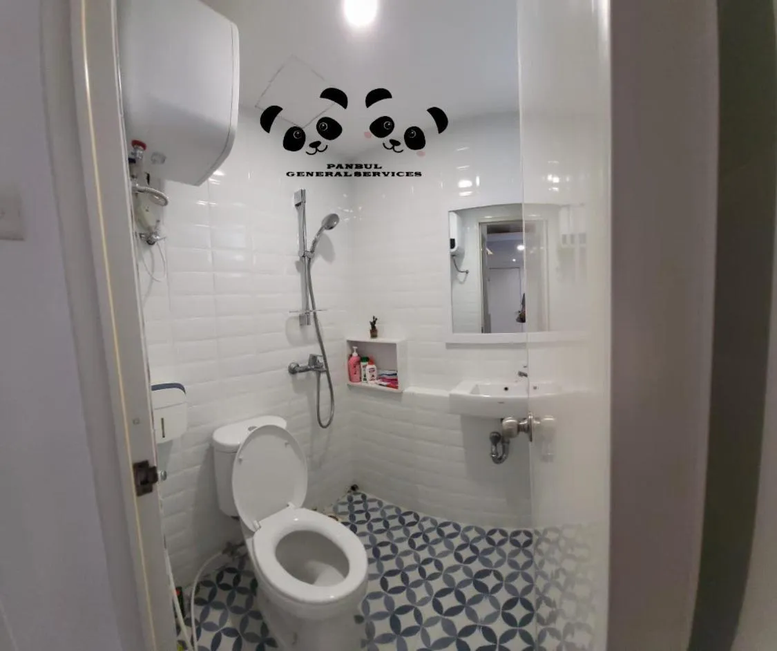 Bathroom in Apartment Kalibata City by PanBul