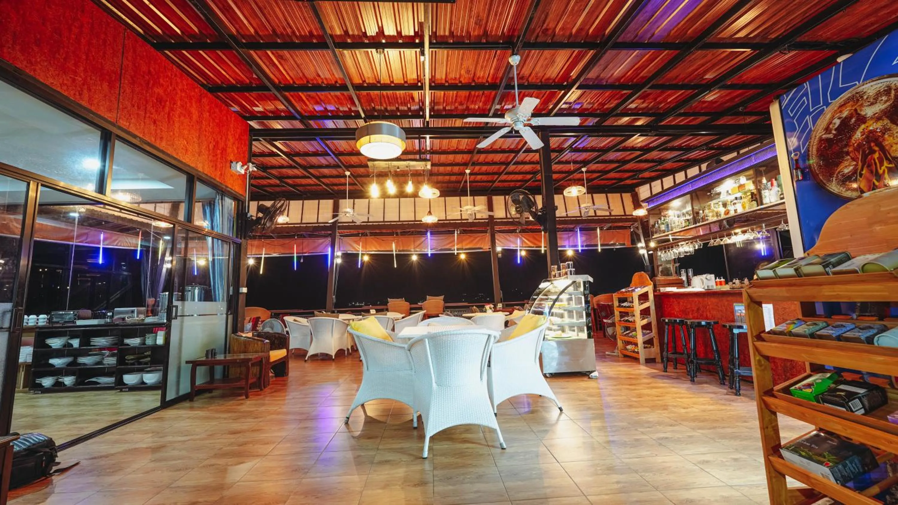 Restaurant/places to eat in So View Phuket Resort