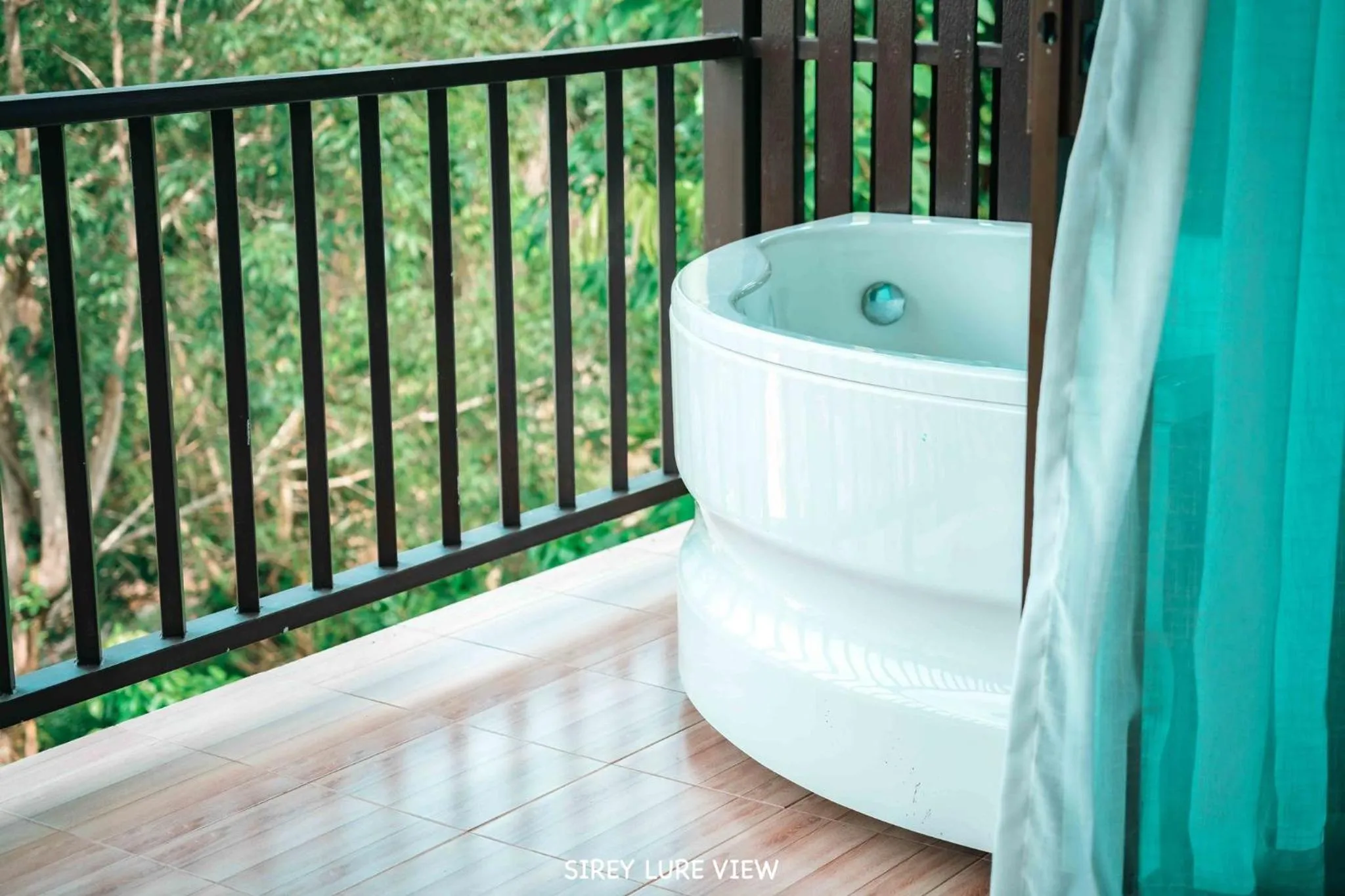 Bath in So View Phuket Resort