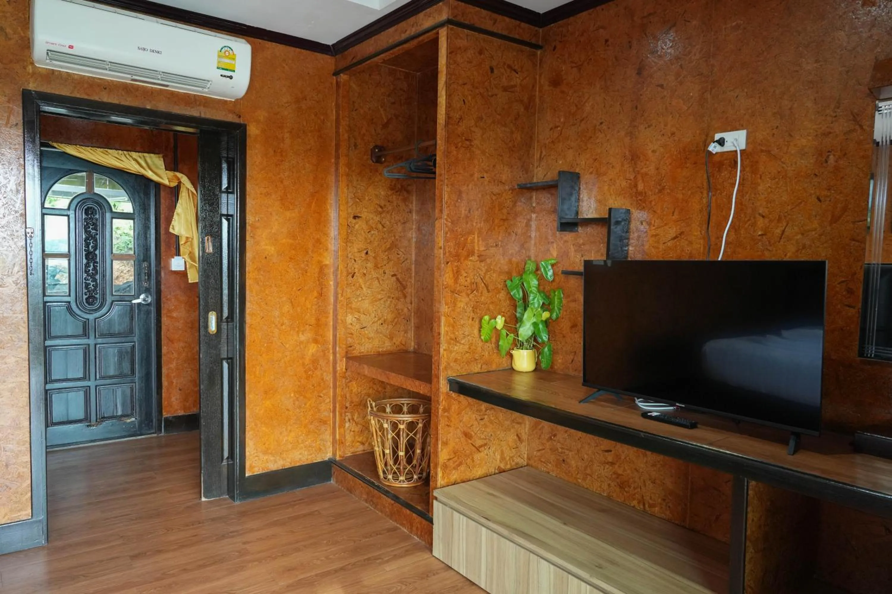 TV and multimedia in So View Phuket Resort