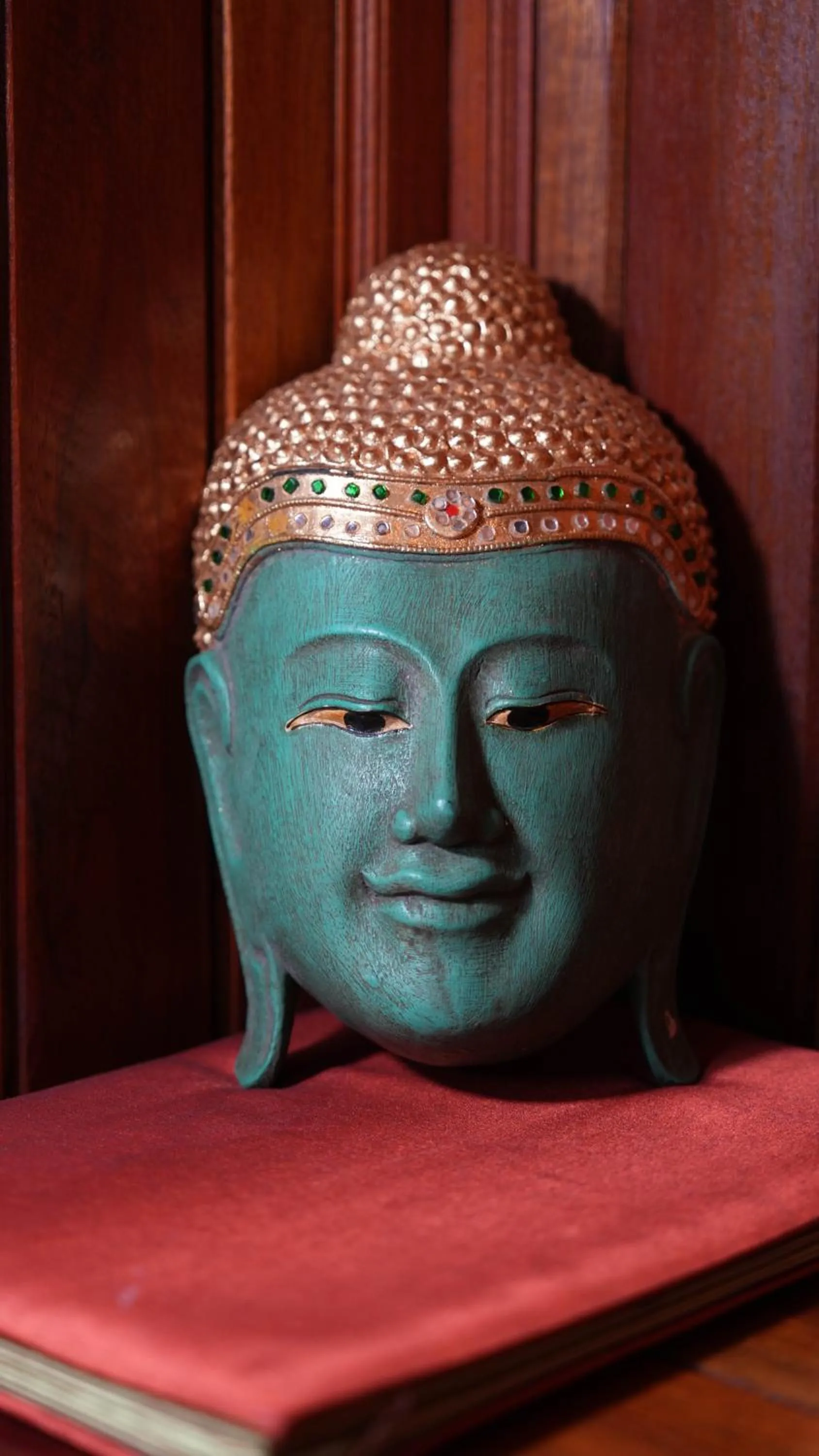 Decorative detail in So View Phuket Resort